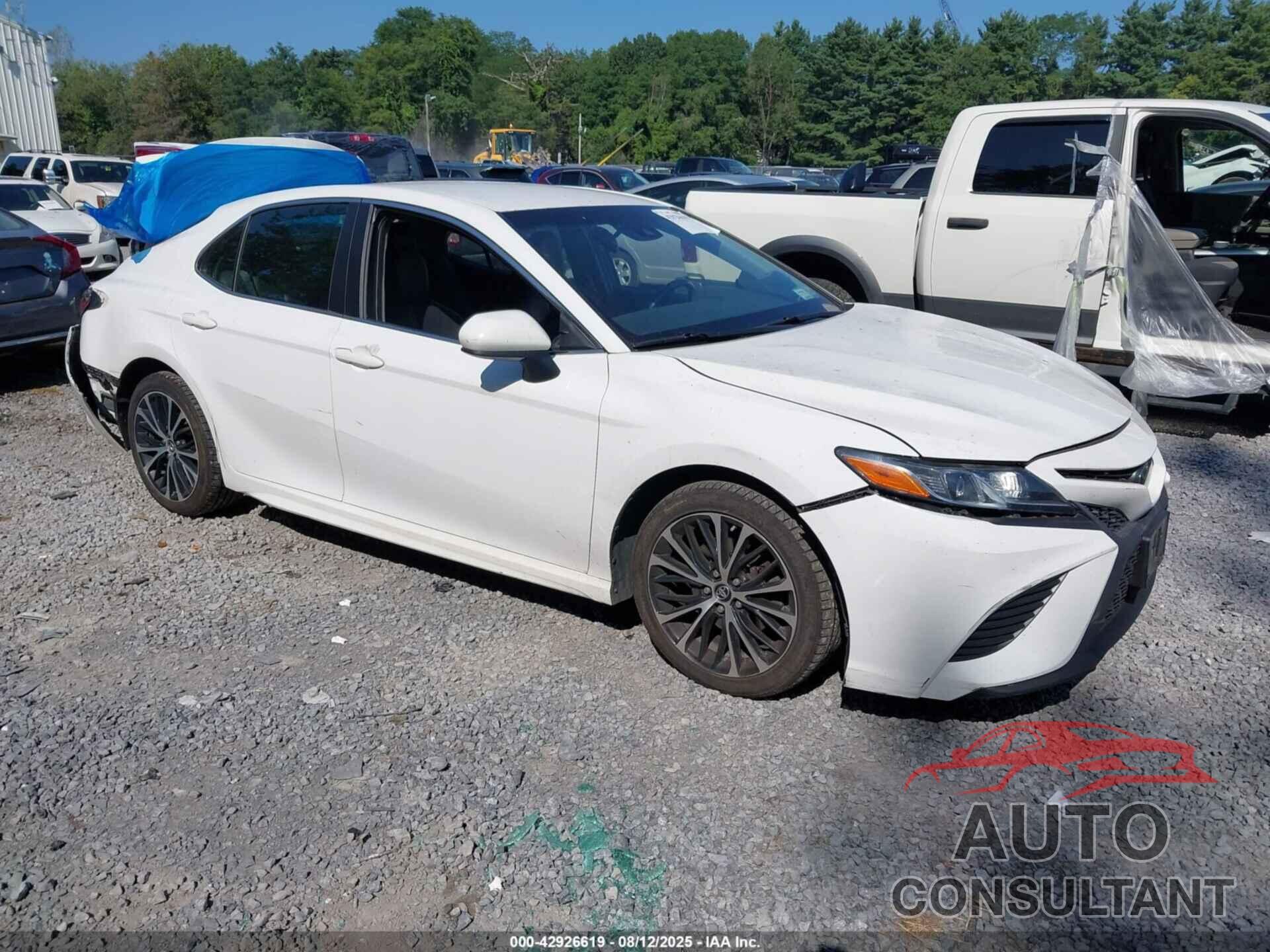 TOYOTA CAMRY 2018 - 4T1B11HK5JU045877