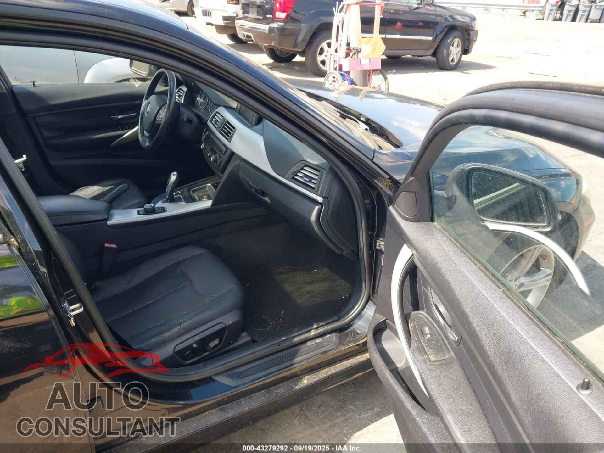 BMW 328I 2012 - WBA3C1C52CF432332