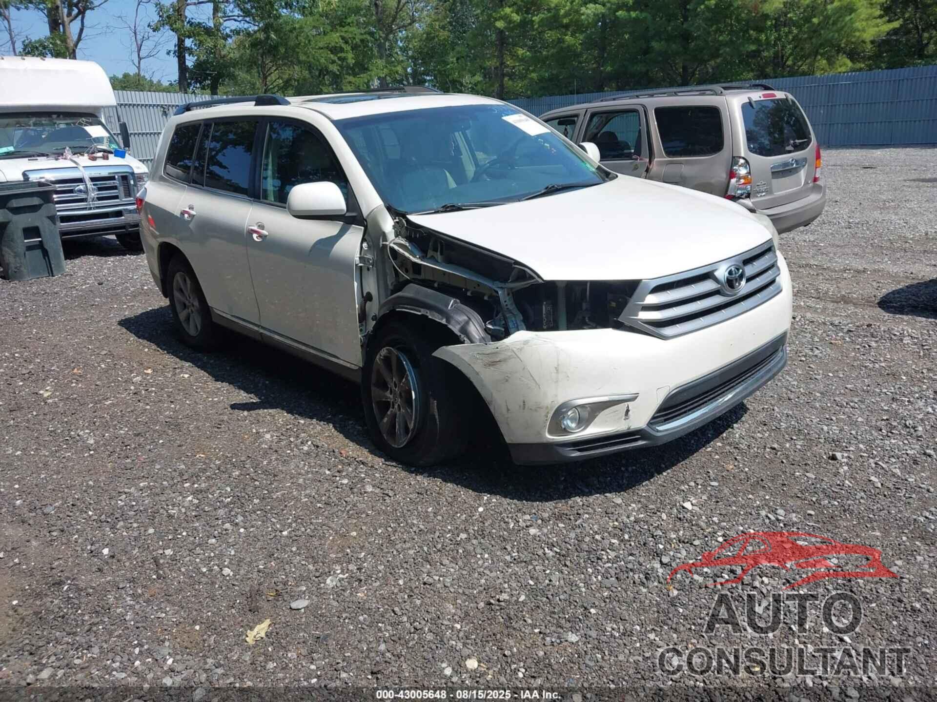 TOYOTA HIGHLANDER 2013 - 5TDBK3EH8DS197330