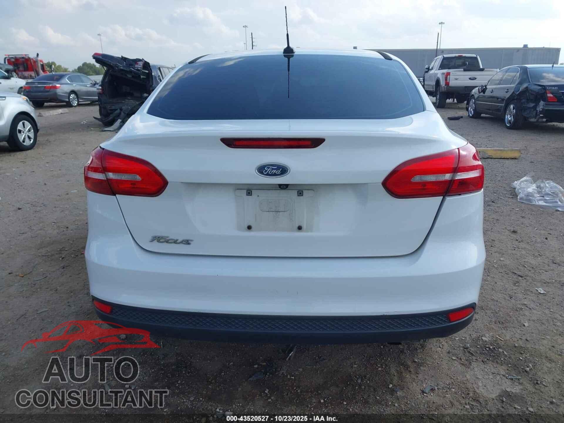 FORD FOCUS 2017 - 1FADP3E22HL277645