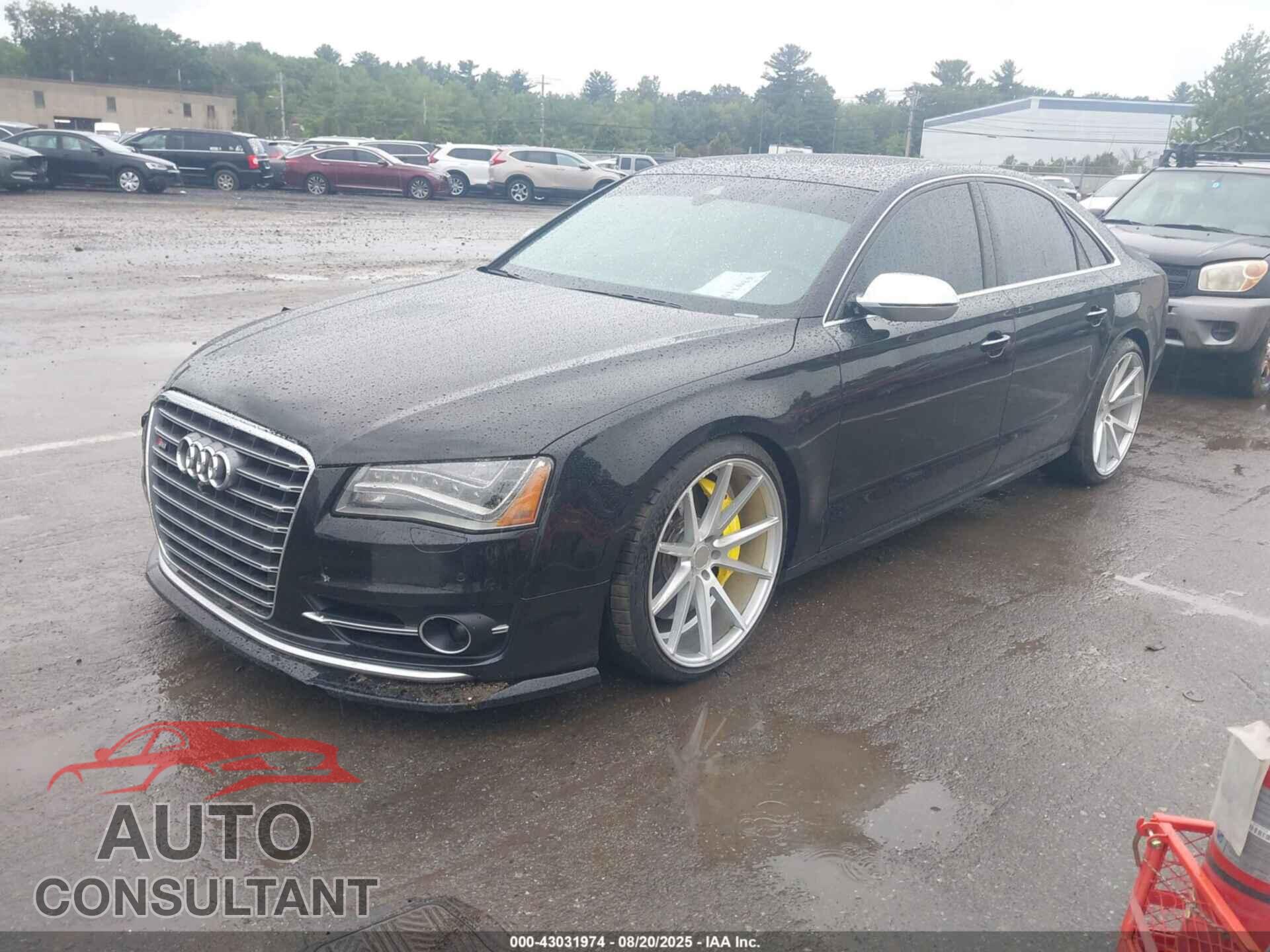 AUDI S8 2013 - WAUD2AFD4DN033777
