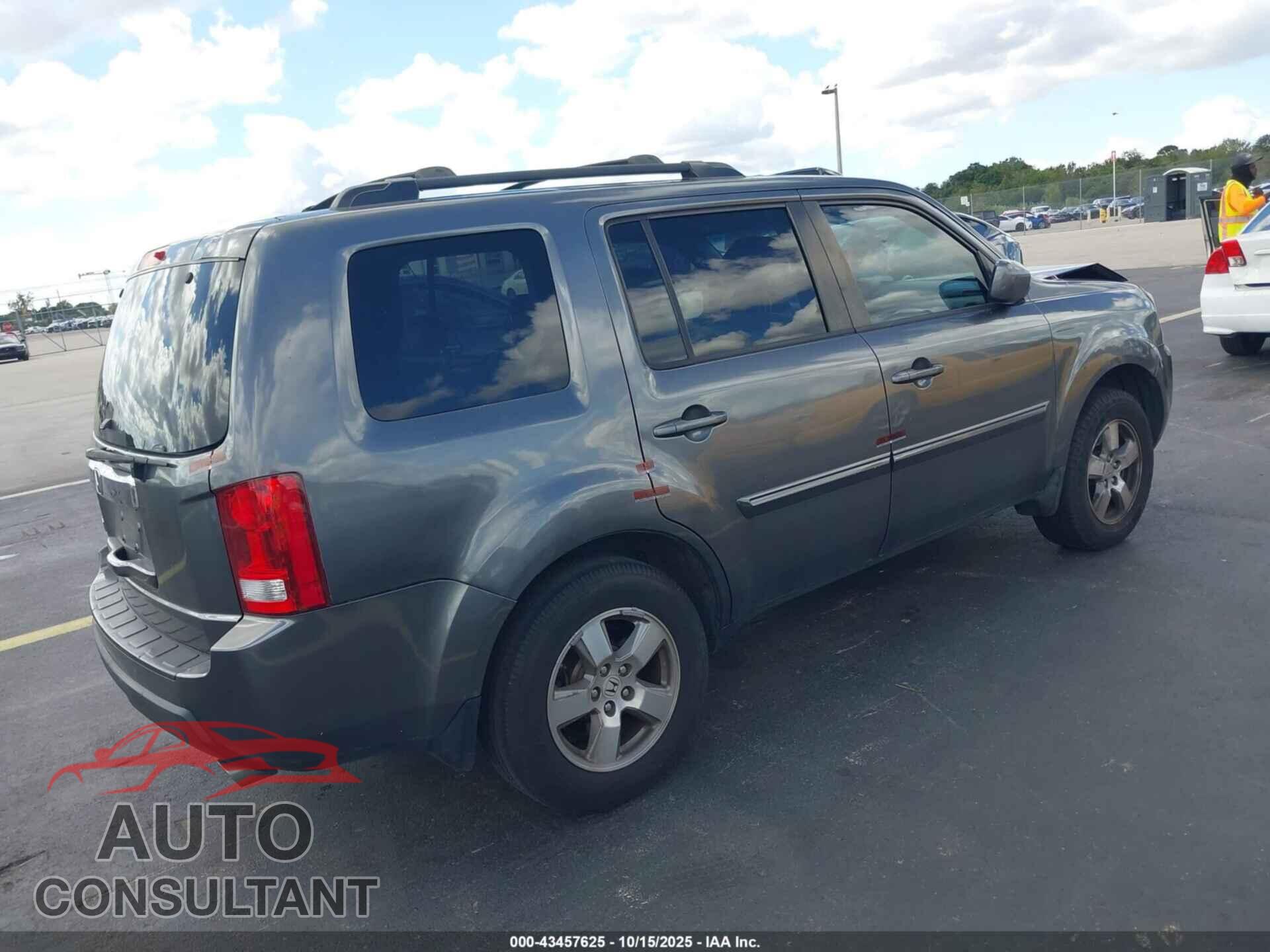 HONDA PILOT 2011 - 5FNYF3H77BB012672