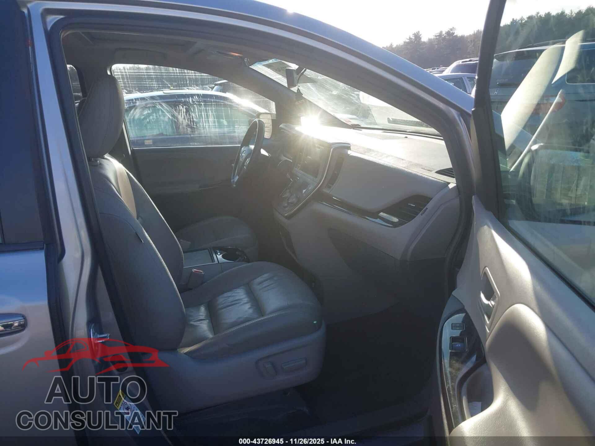 TOYOTA SIENNA 2017 - 5TDYZ3DC3HS861664