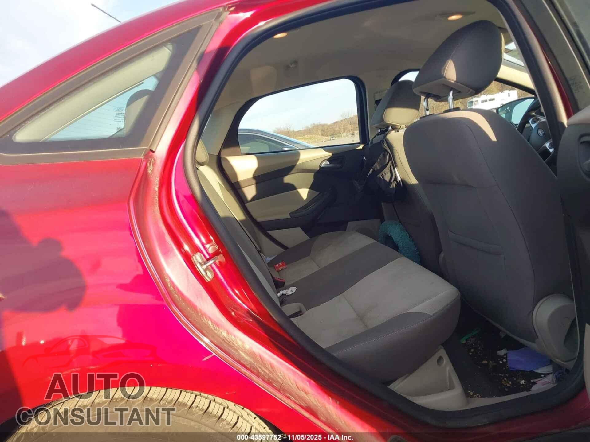 FORD FOCUS 2014 - 1FADP3F23EL348720