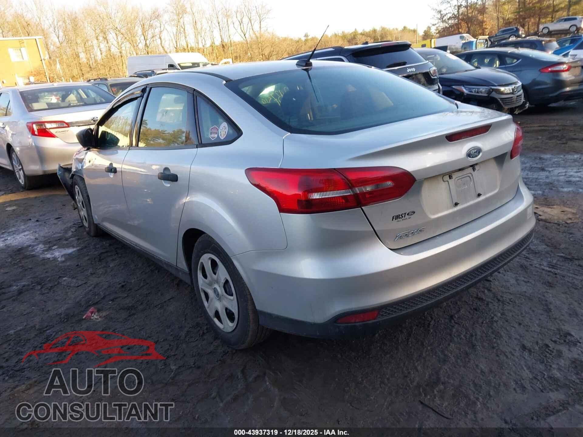 FORD FOCUS 2015 - 1FADP3E20FL278113
