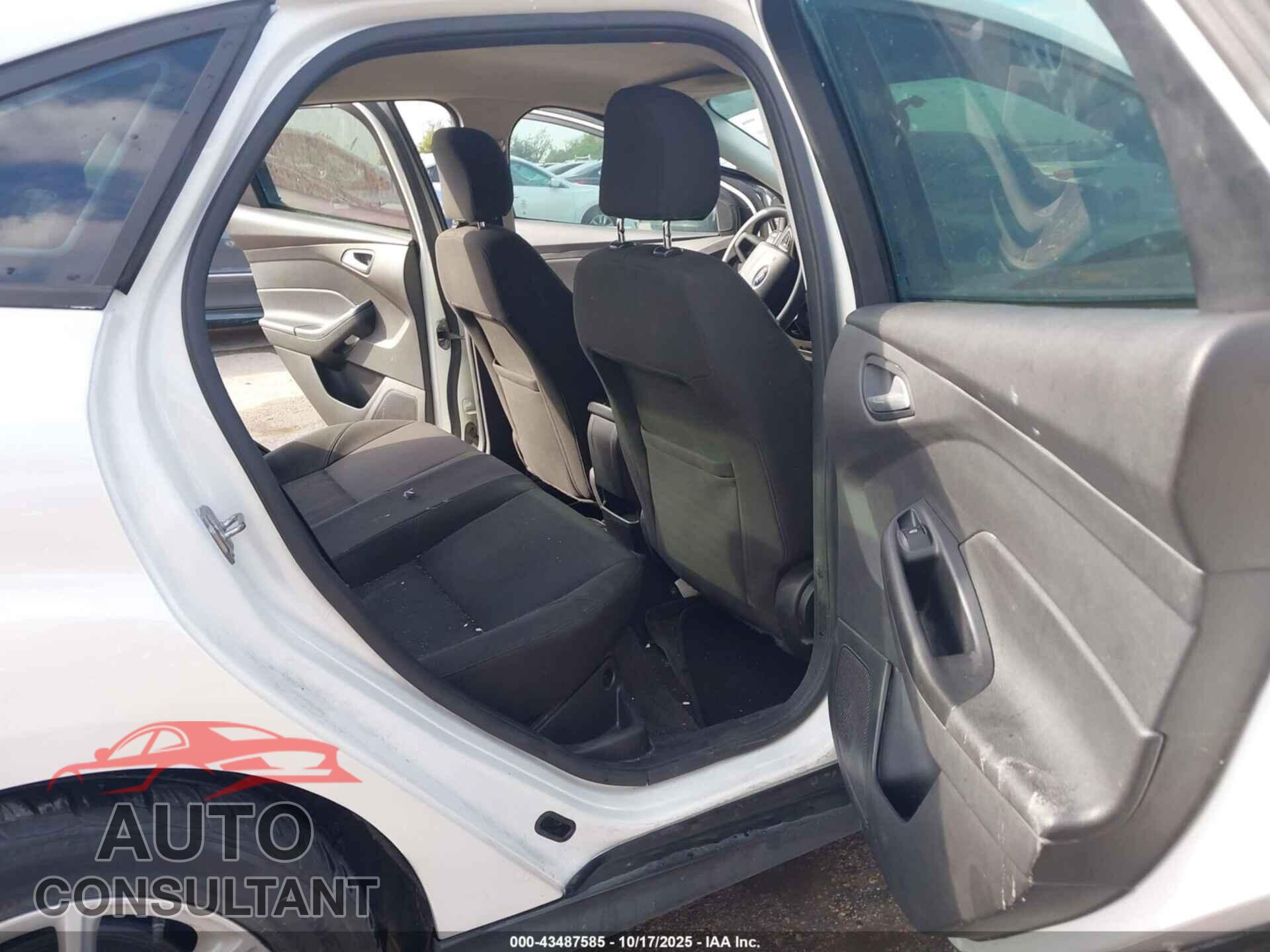 FORD FOCUS 2017 - 1FADP3F29HL332610