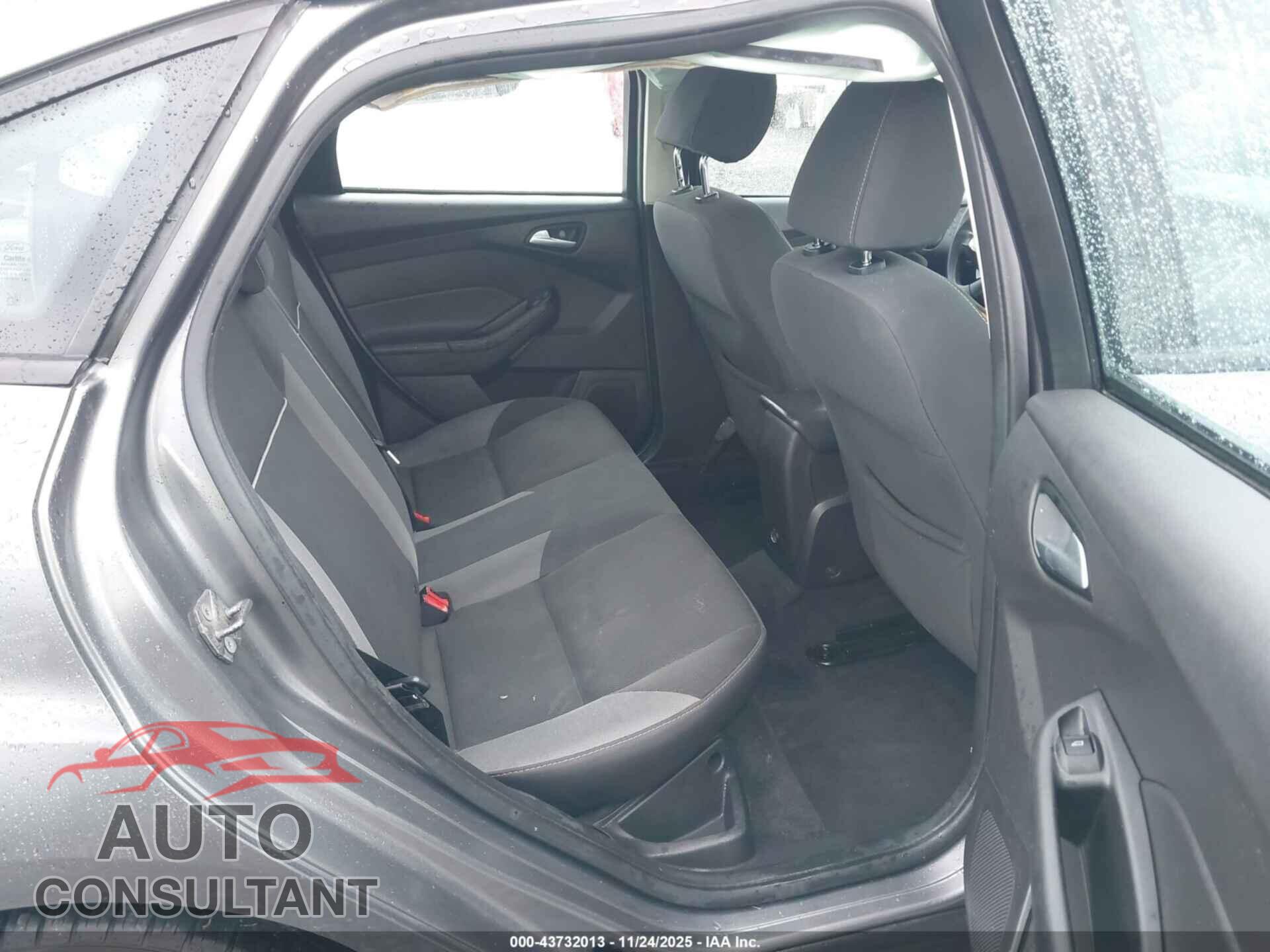 FORD FOCUS 2014 - 1FADP3F27EL200425