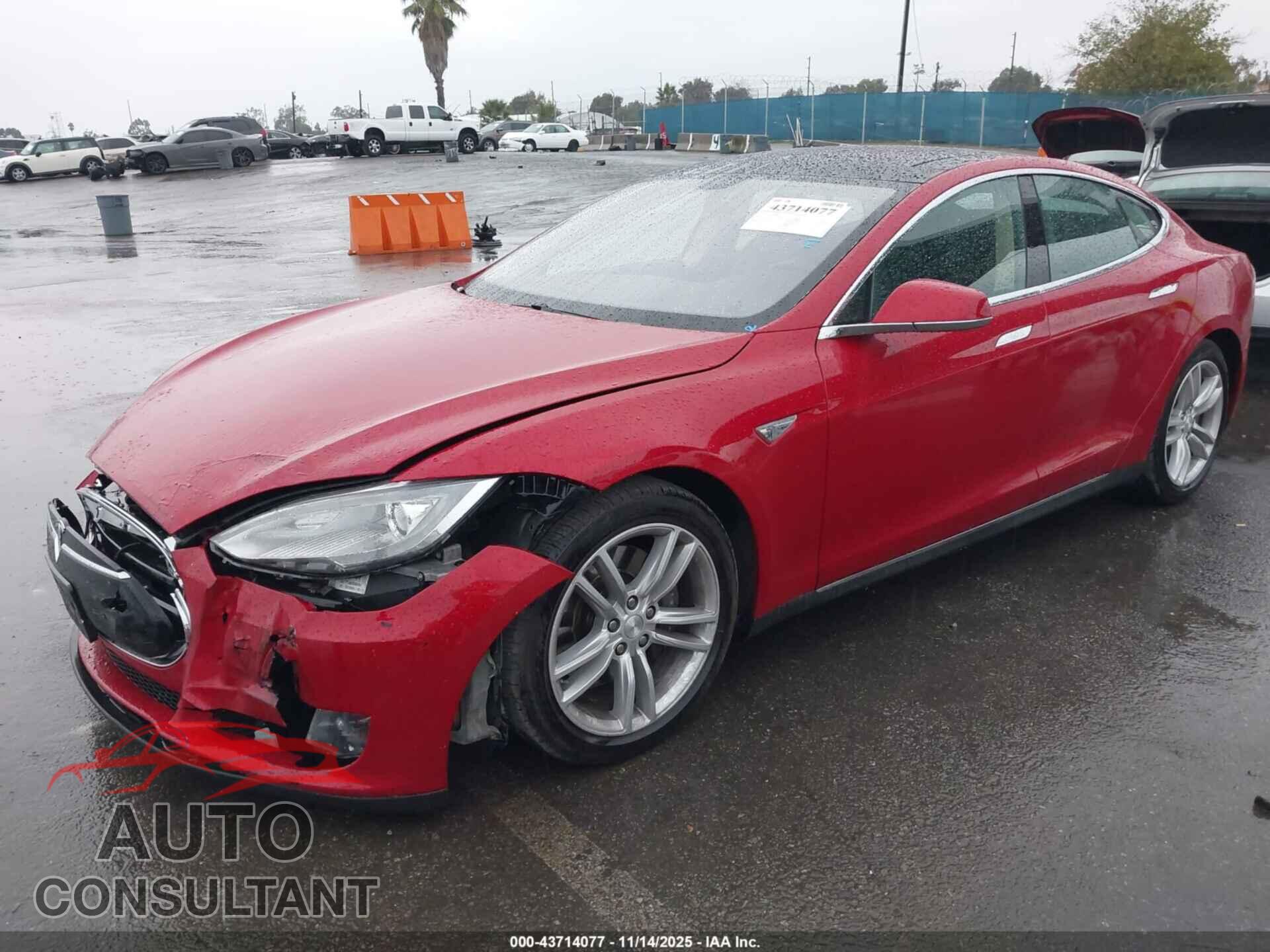 TESLA MODEL S 2013 - 5YJSA1DN3DFP25861