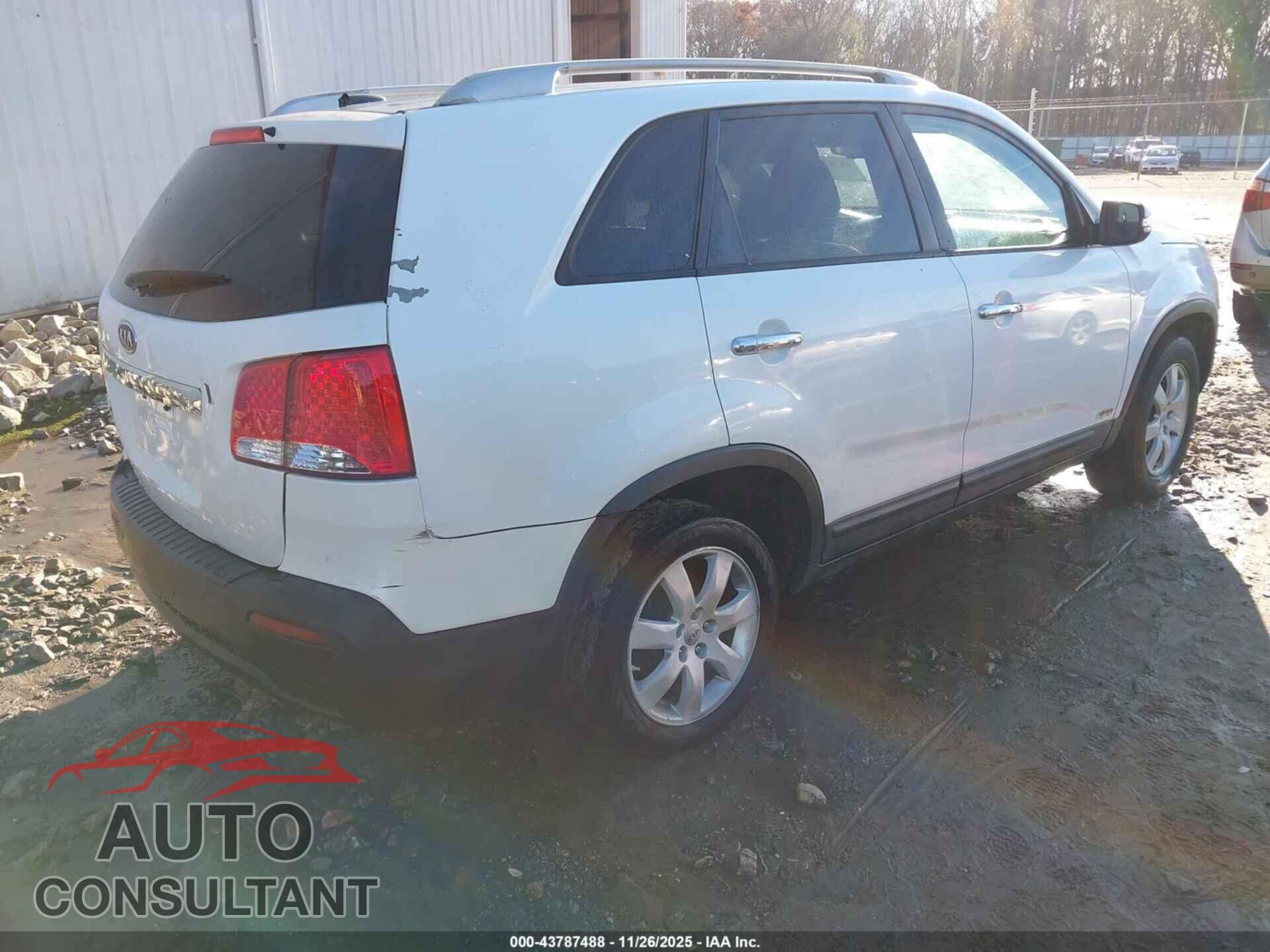 KIA SORENTO 2013 - 5XYKTDA64DG321307