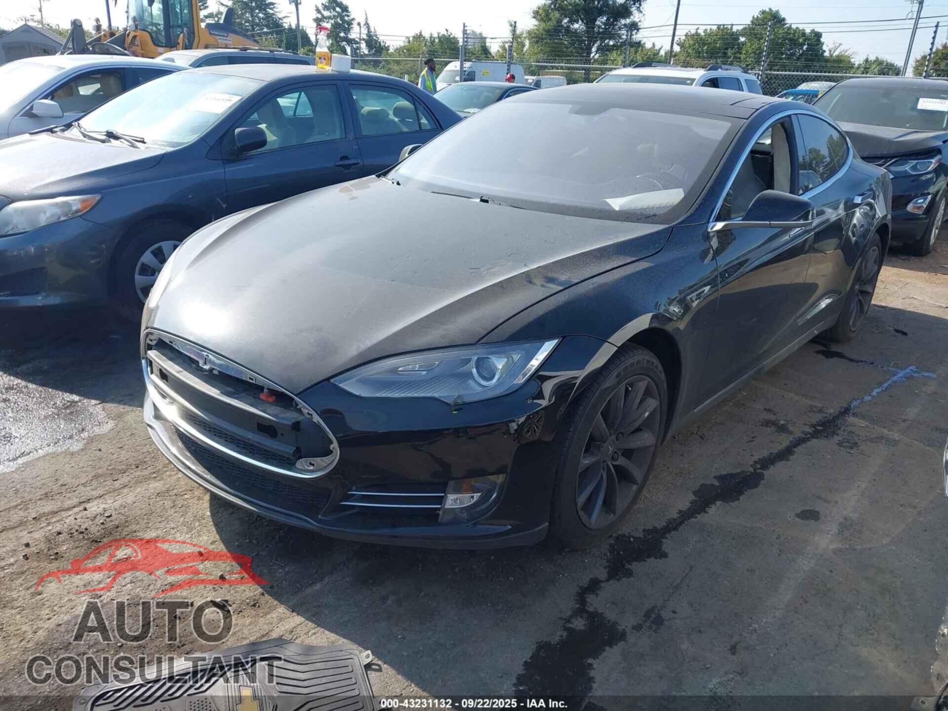 TESLA MODEL S 2013 - 5YJSA1DP5DFP05578