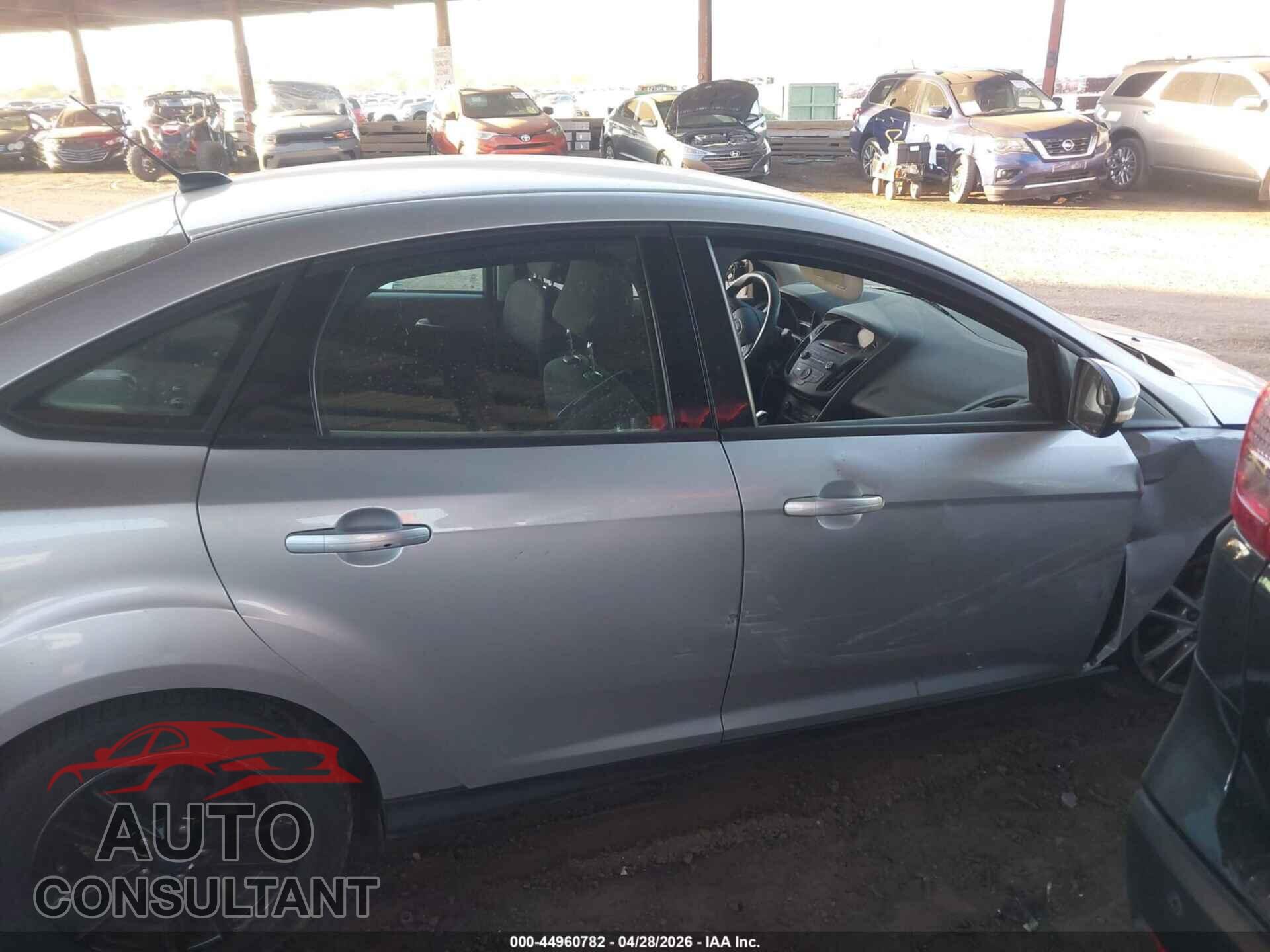 FORD FOCUS 2016 - 1FADP3F26GL319621