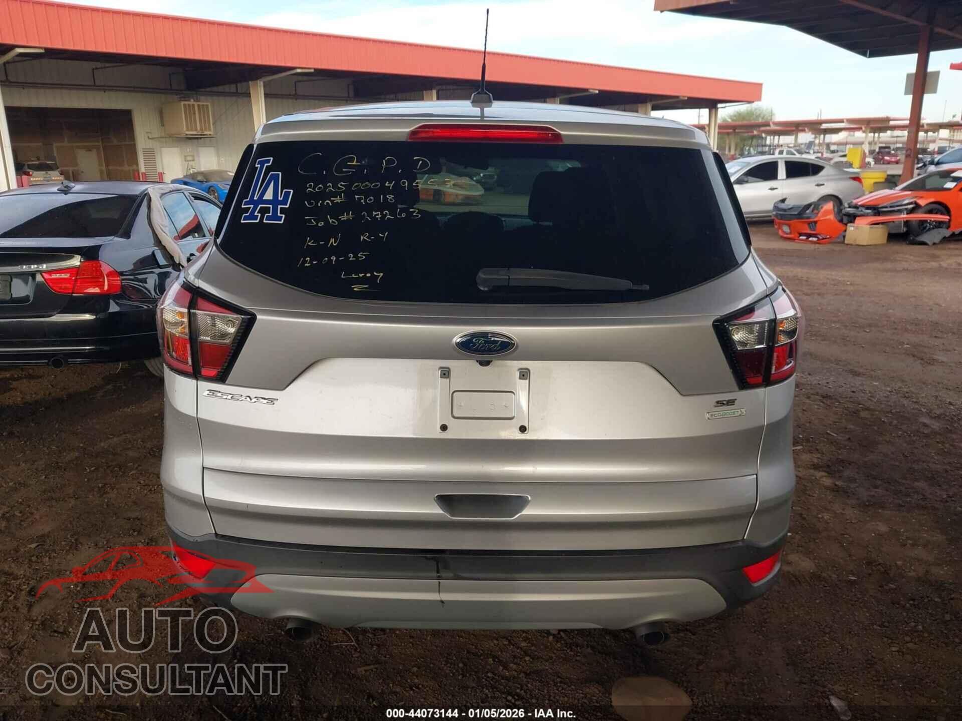 FORD ESCAPE 2017 - 1FMCU0G92HUC97018