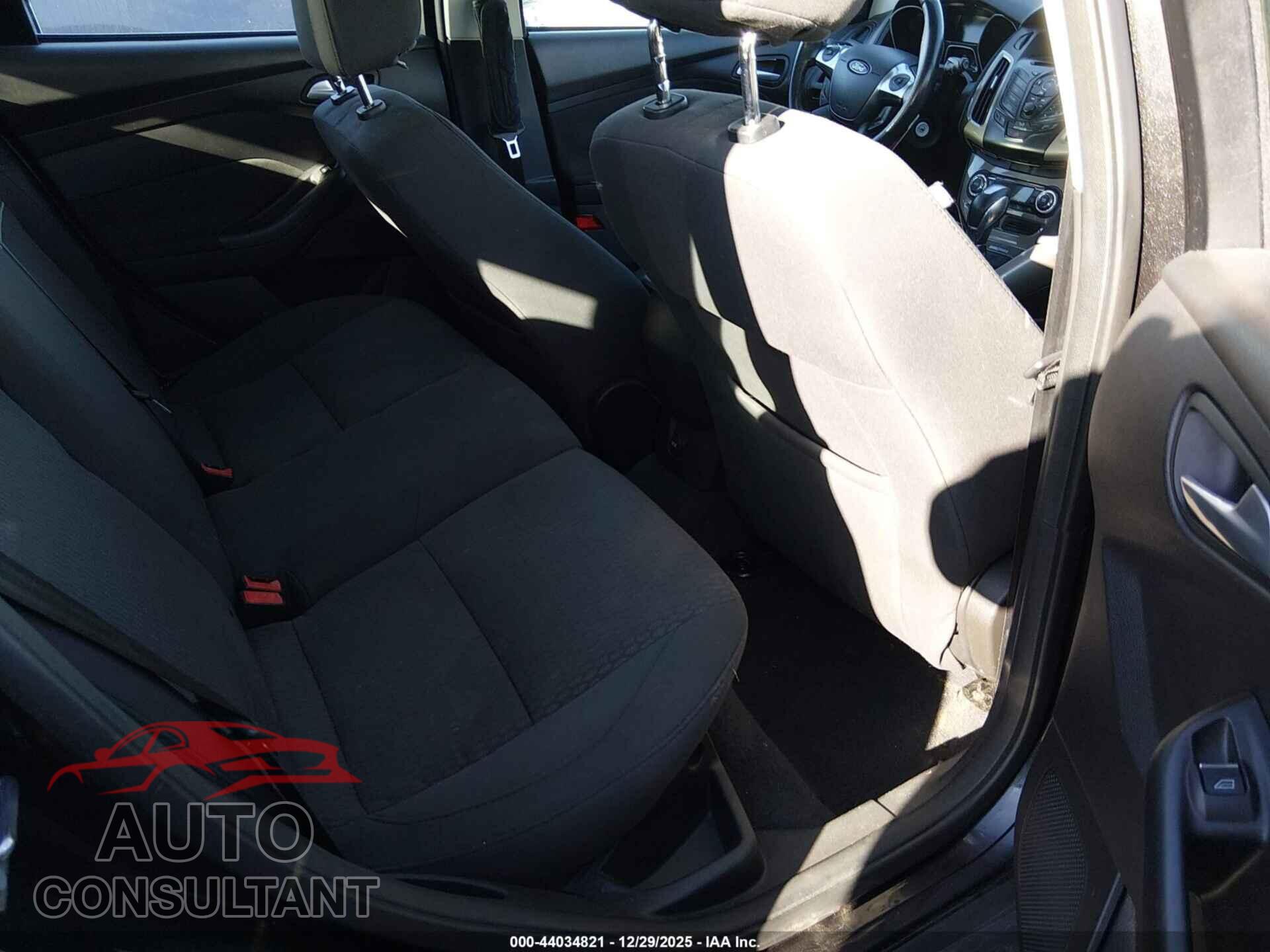 FORD FOCUS 2012 - 1FAHP3M29CL393663