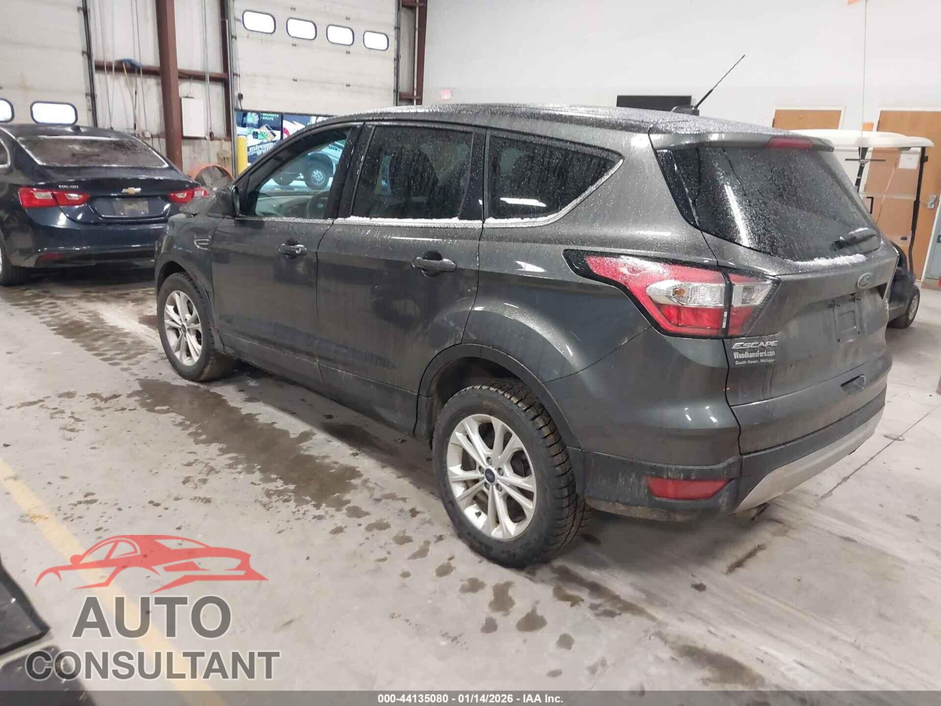 FORD ESCAPE 2017 - 1FMCU9GD5HUD73632