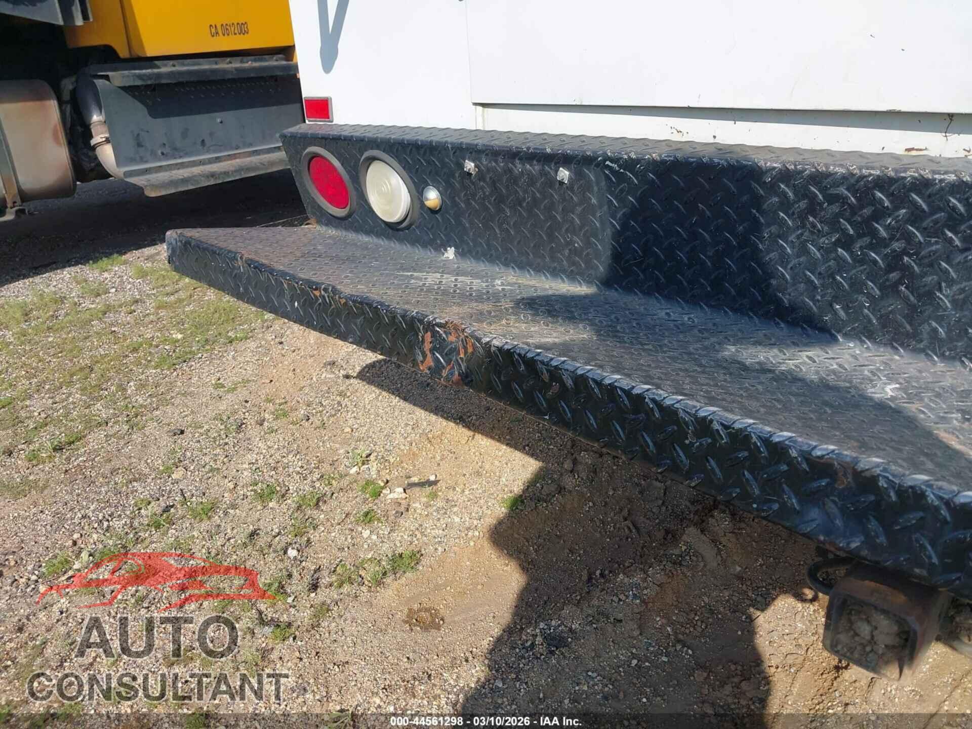 FORD E-350 CUTAWAY 2018 - 1FDWE3F64JDC36844