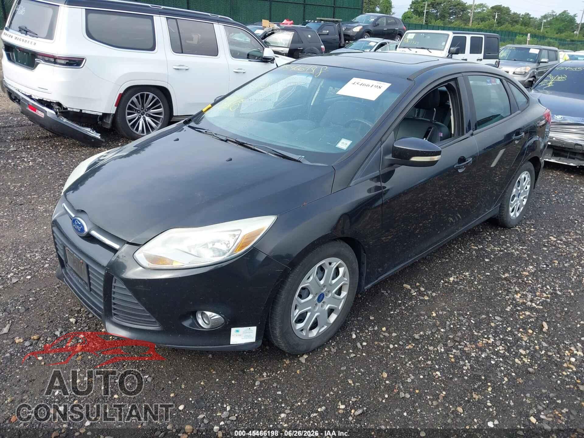 FORD FOCUS 2012 - 1FAHP3F24CL137864