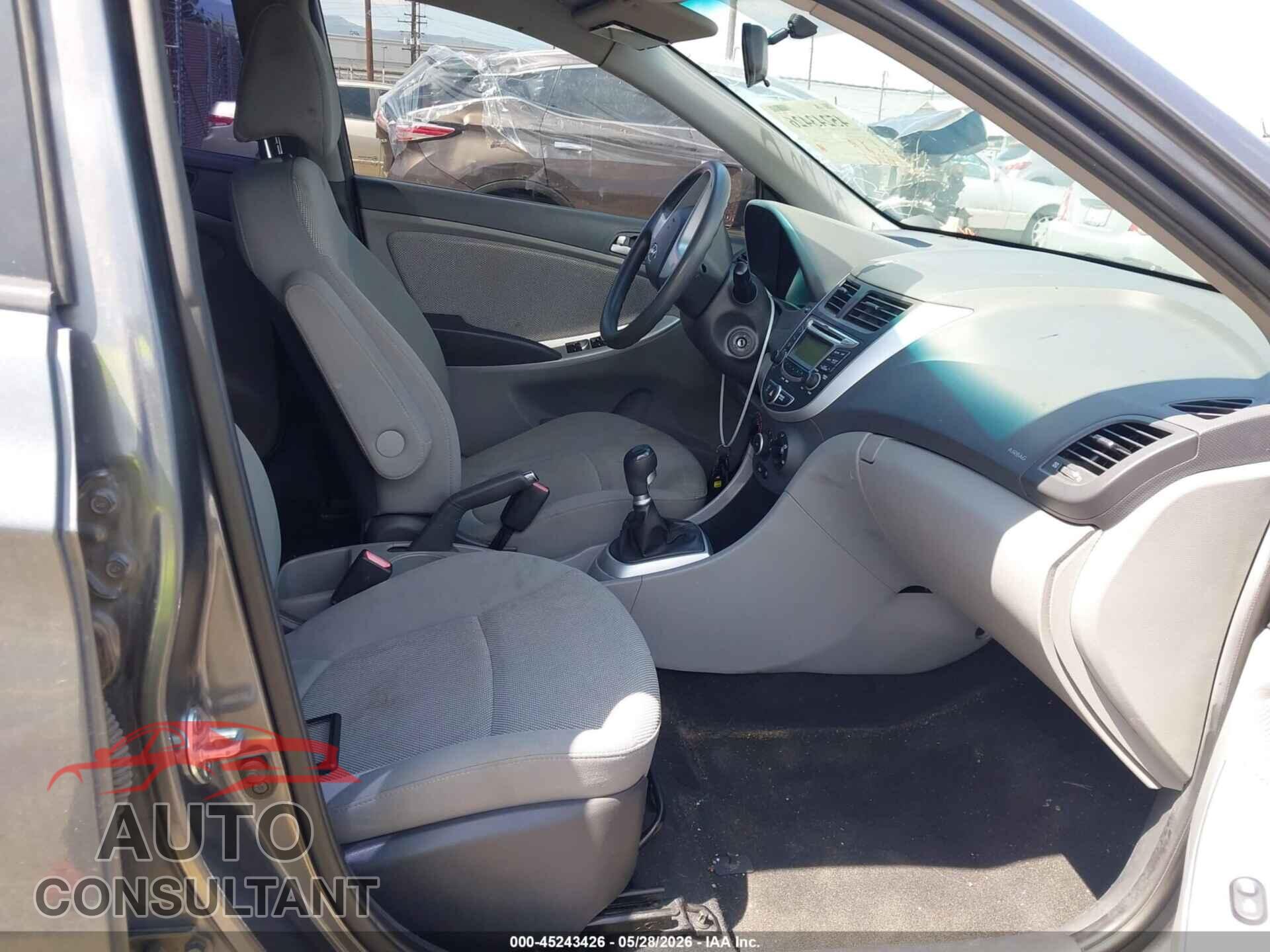 HYUNDAI ACCENT 2013 - KMHCT4AE5DU281972