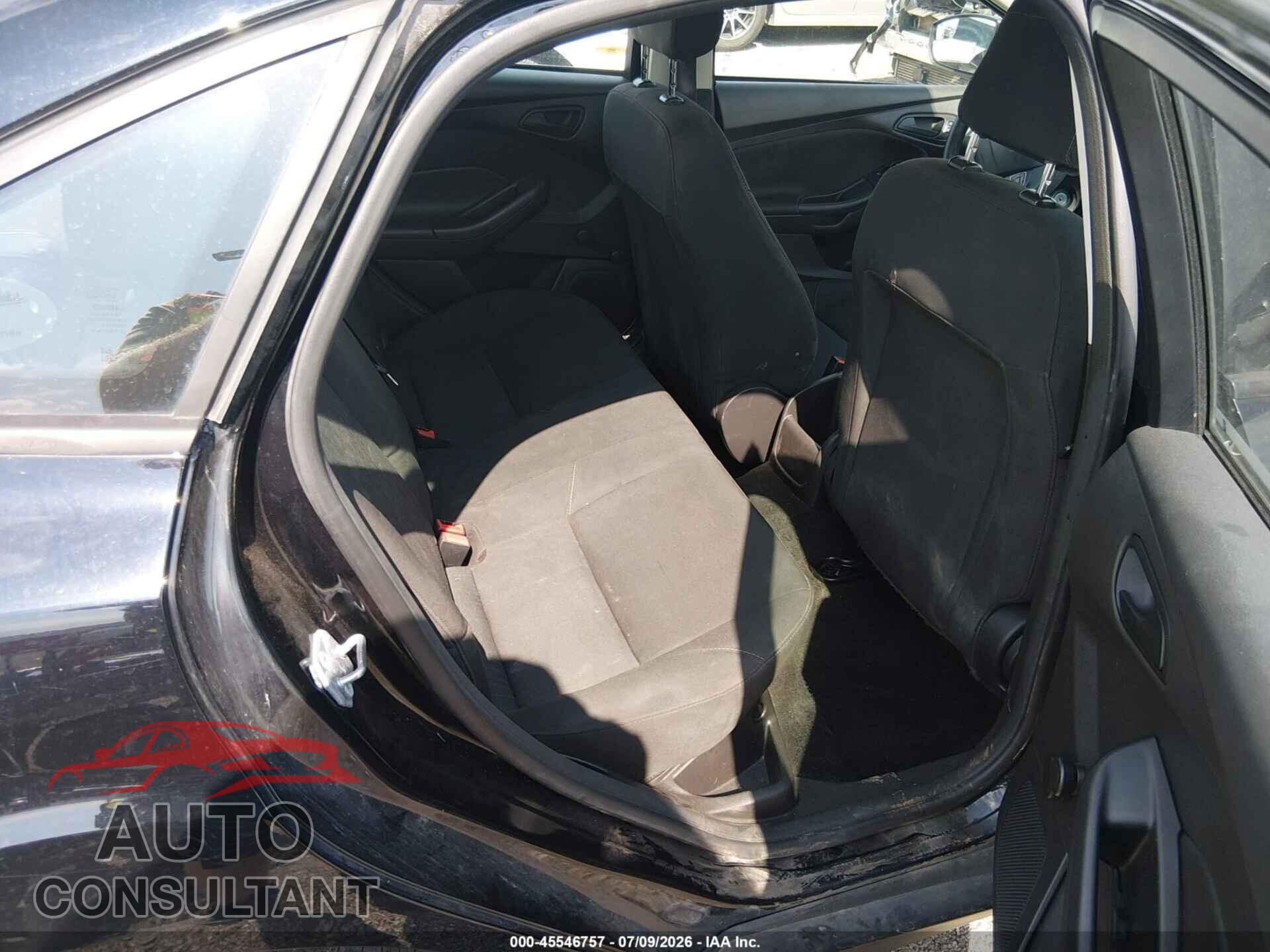 FORD FOCUS 2017 - 1FADP3E23HL313682