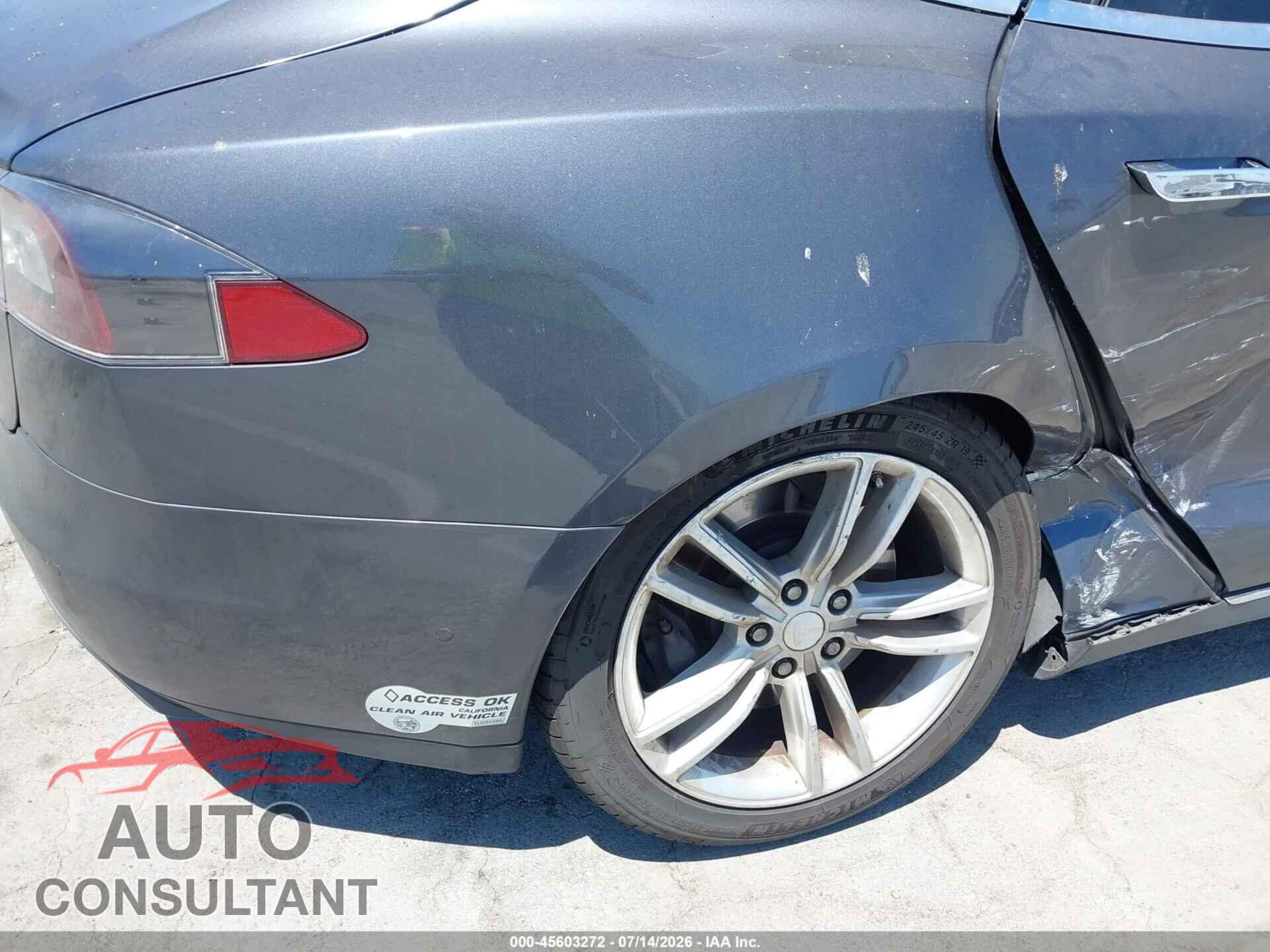 TESLA MODEL S 2015 - 5YJSA1E12FF117442