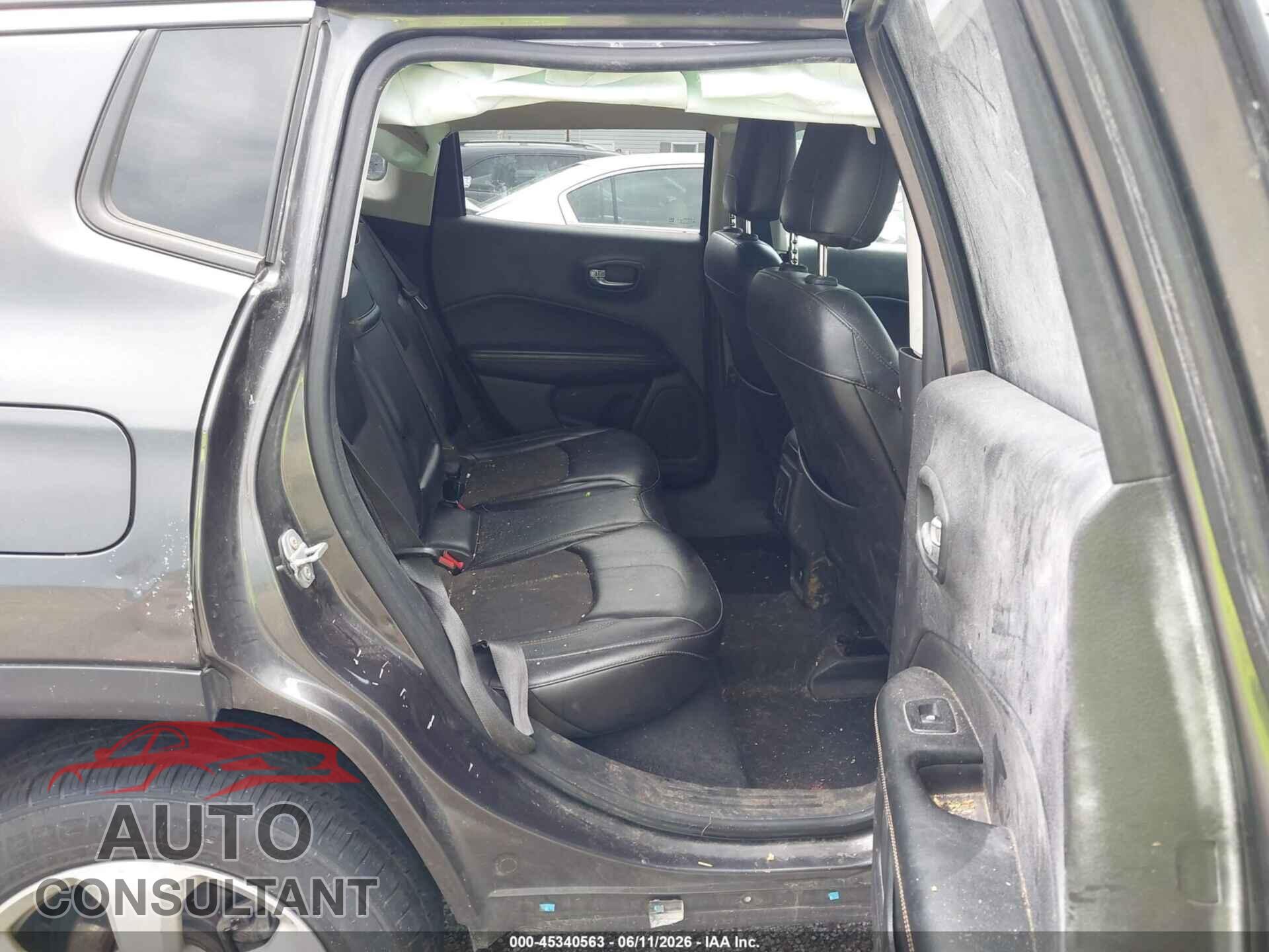 JEEP COMPASS 2018 - 3C4NJDBB4JT201414