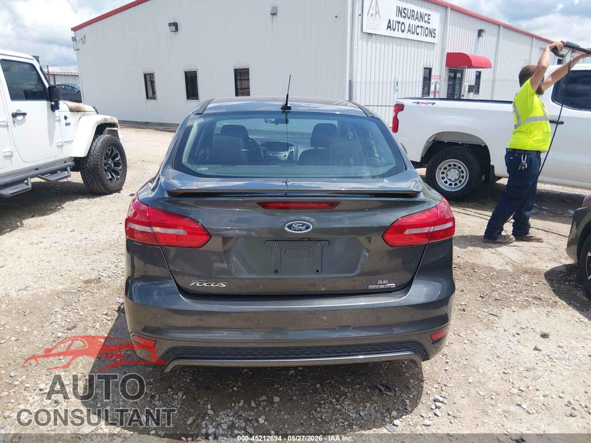FORD FOCUS 2015 - 1FADP3F24FL300029