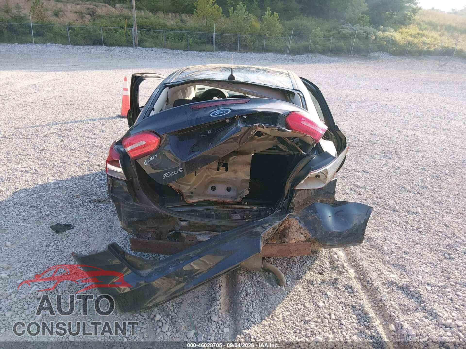 FORD FOCUS 2018 - 1FADP3E20JL227610