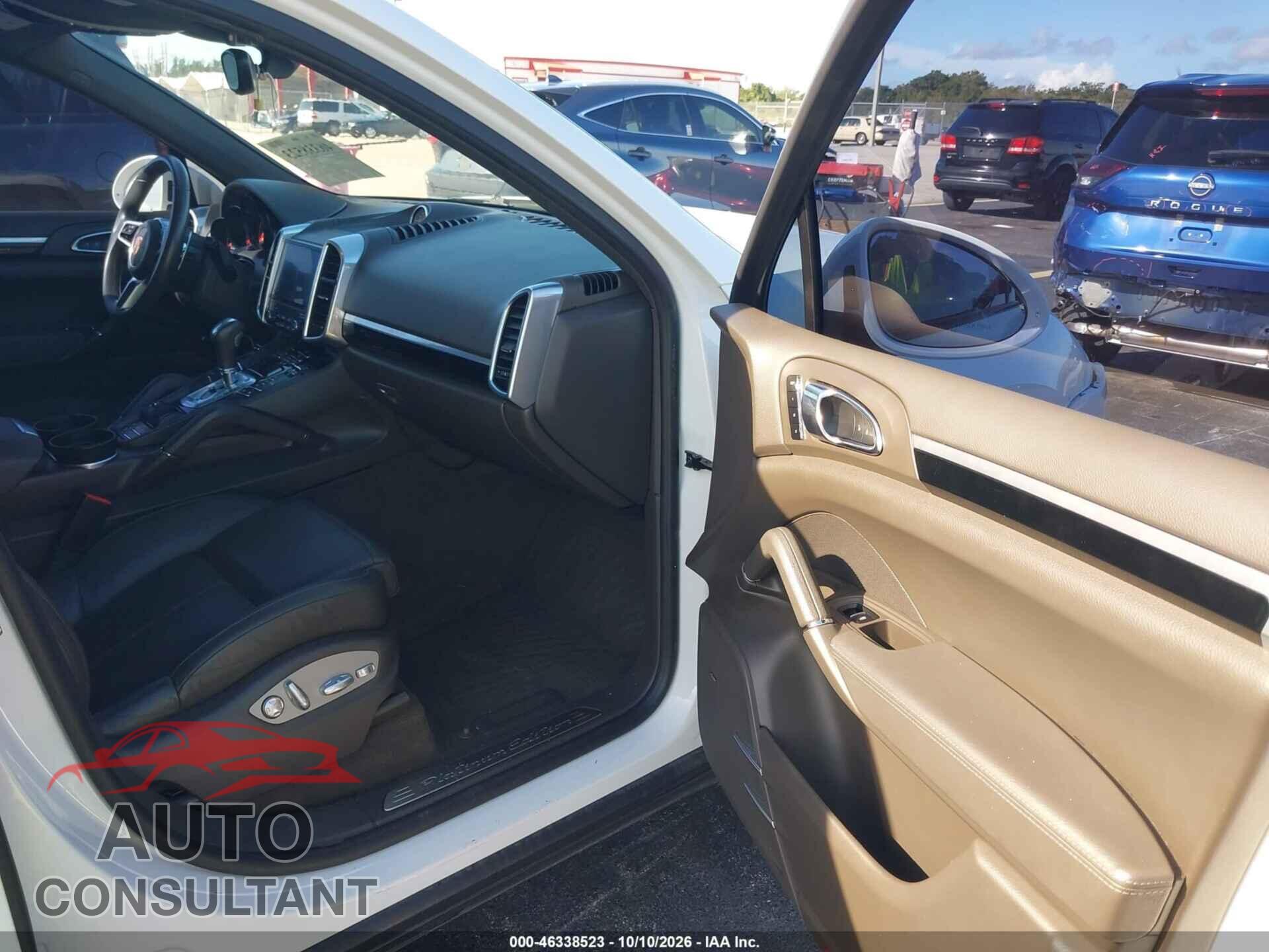 PORSCHE CAYENNE 2017 - WP1AA2A22HKA82731