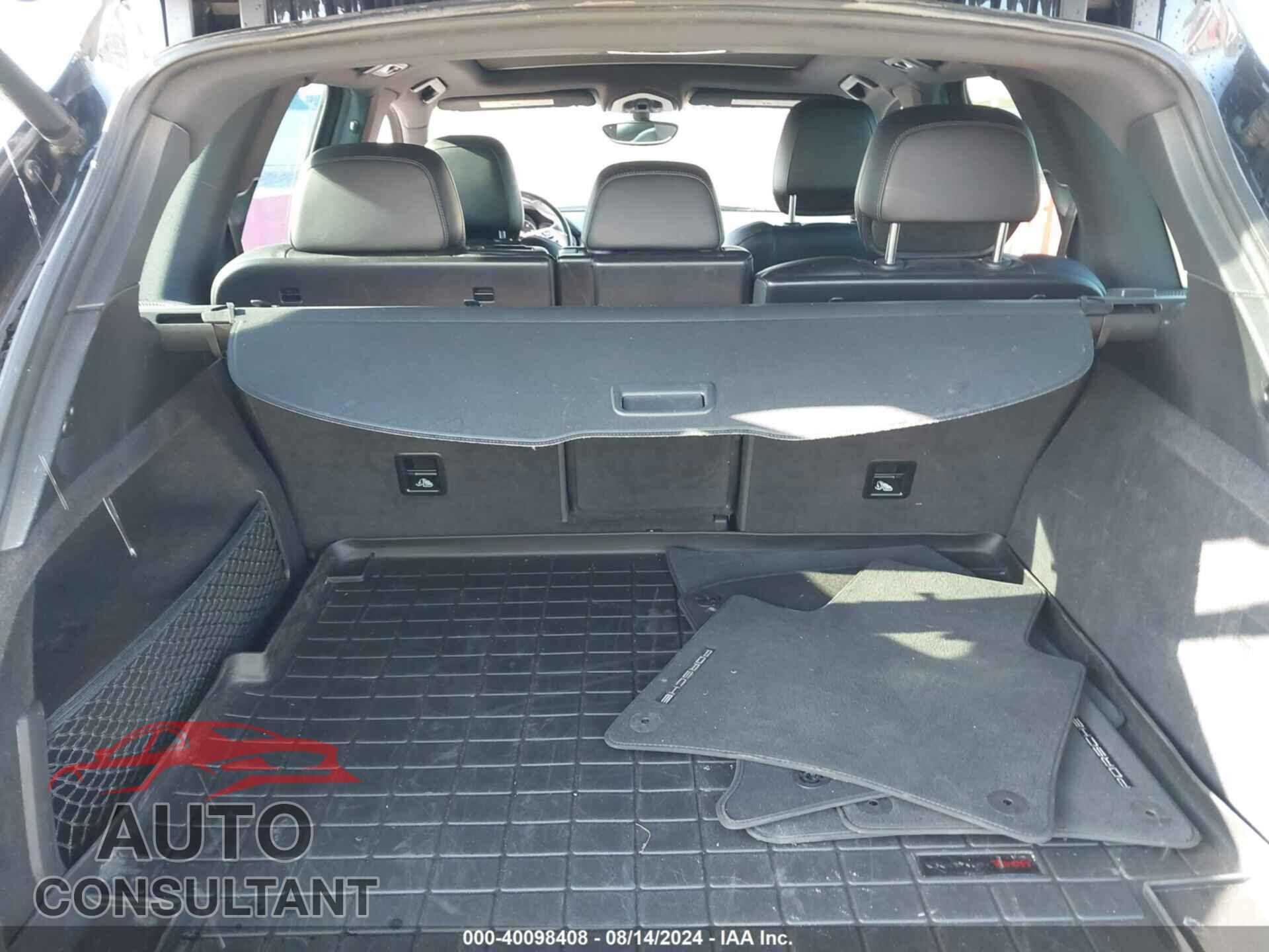 PORSCHE CAYENNE 2017 - WP1AA2A23HKA92085