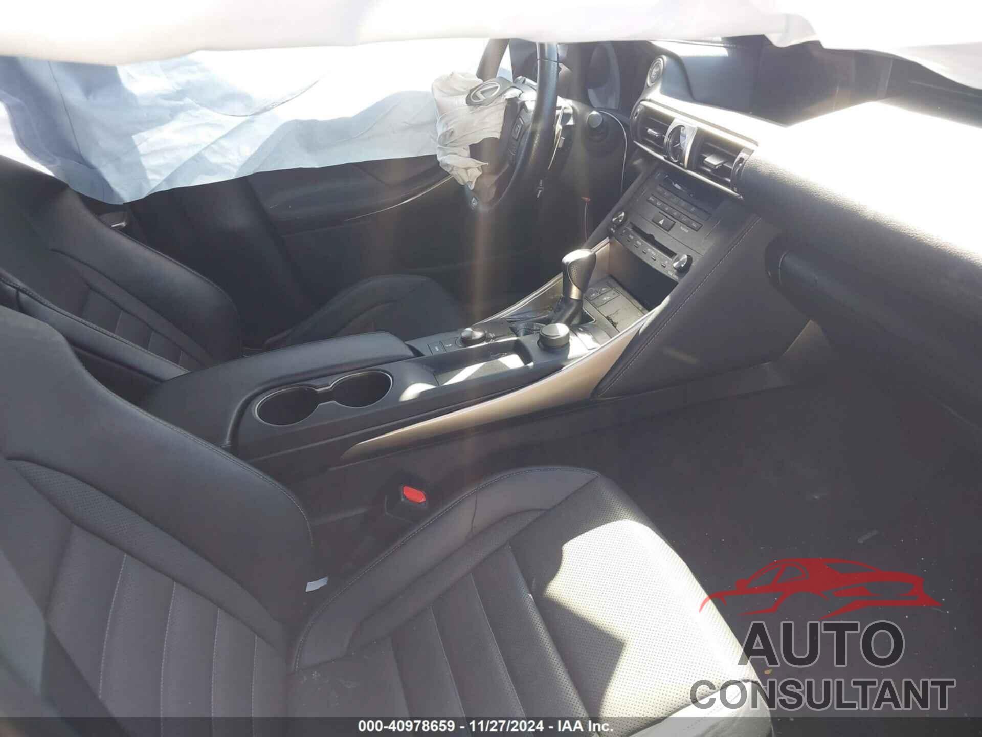 LEXUS IS 300 2019 - JTHBA1D20K5091928