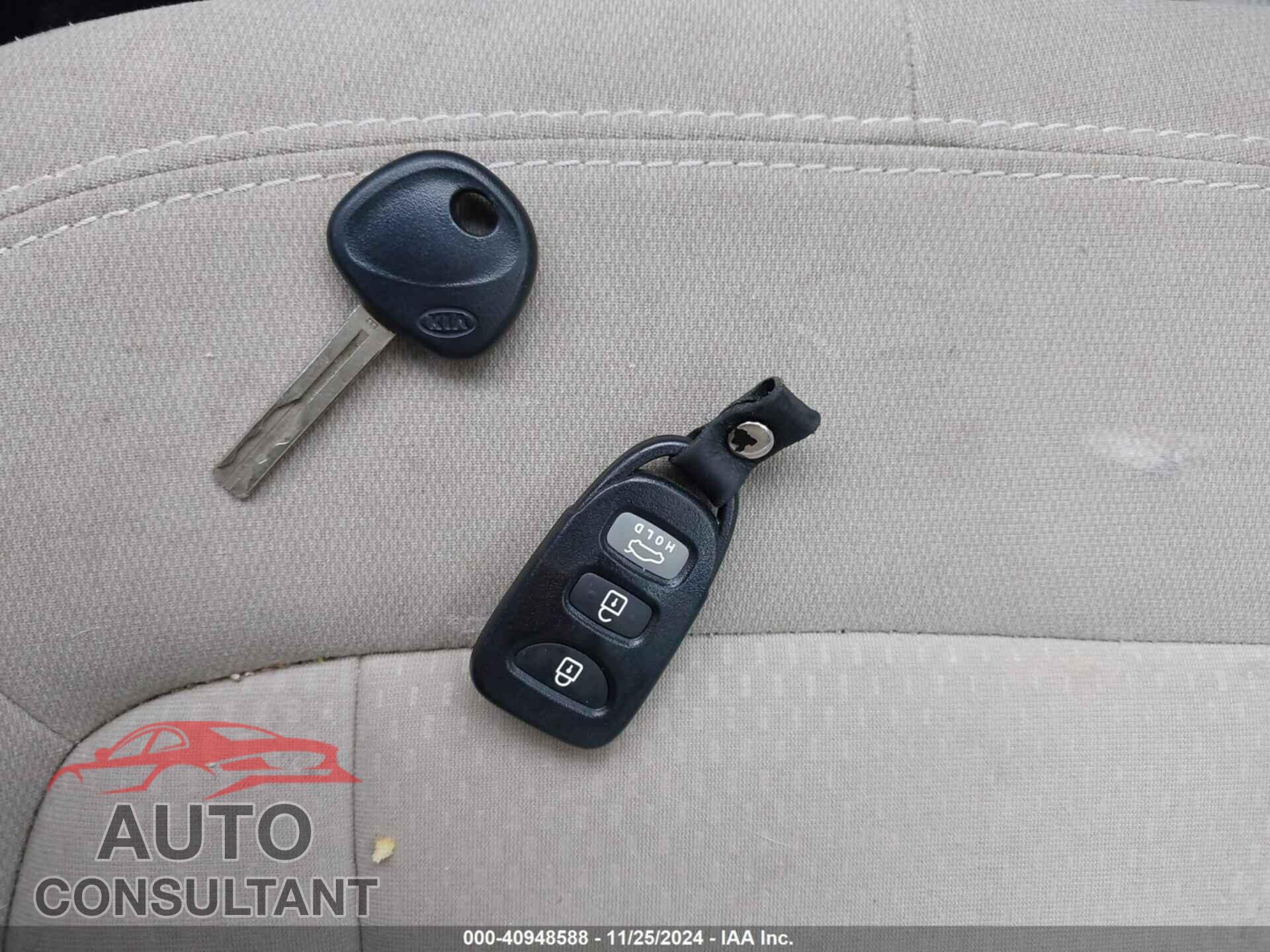 KIA OPTIMA 2011 - KNAGM4A78B5156442