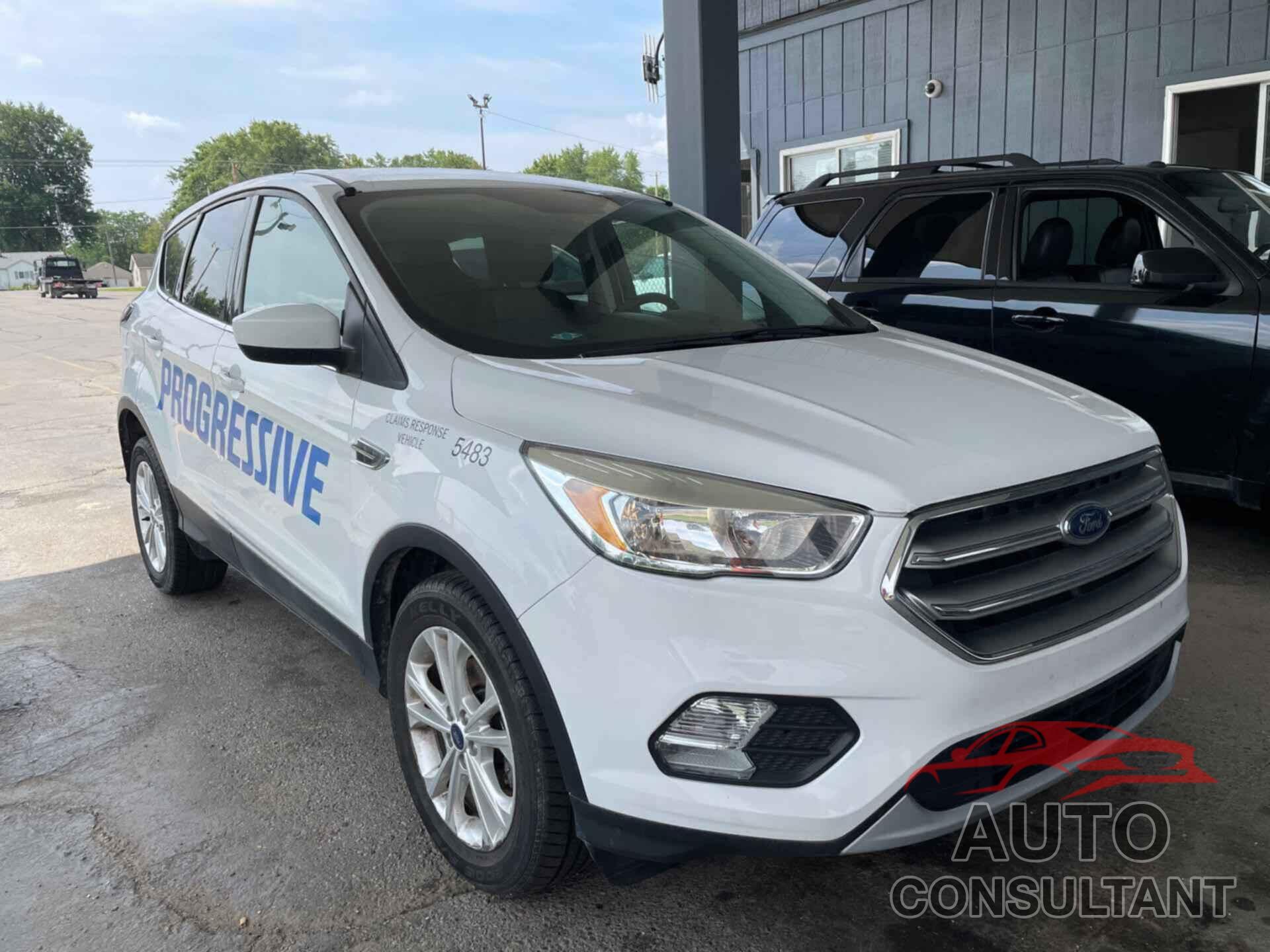 FORD ESCAPE 2017 - 1FMCU0GD1HUD45483