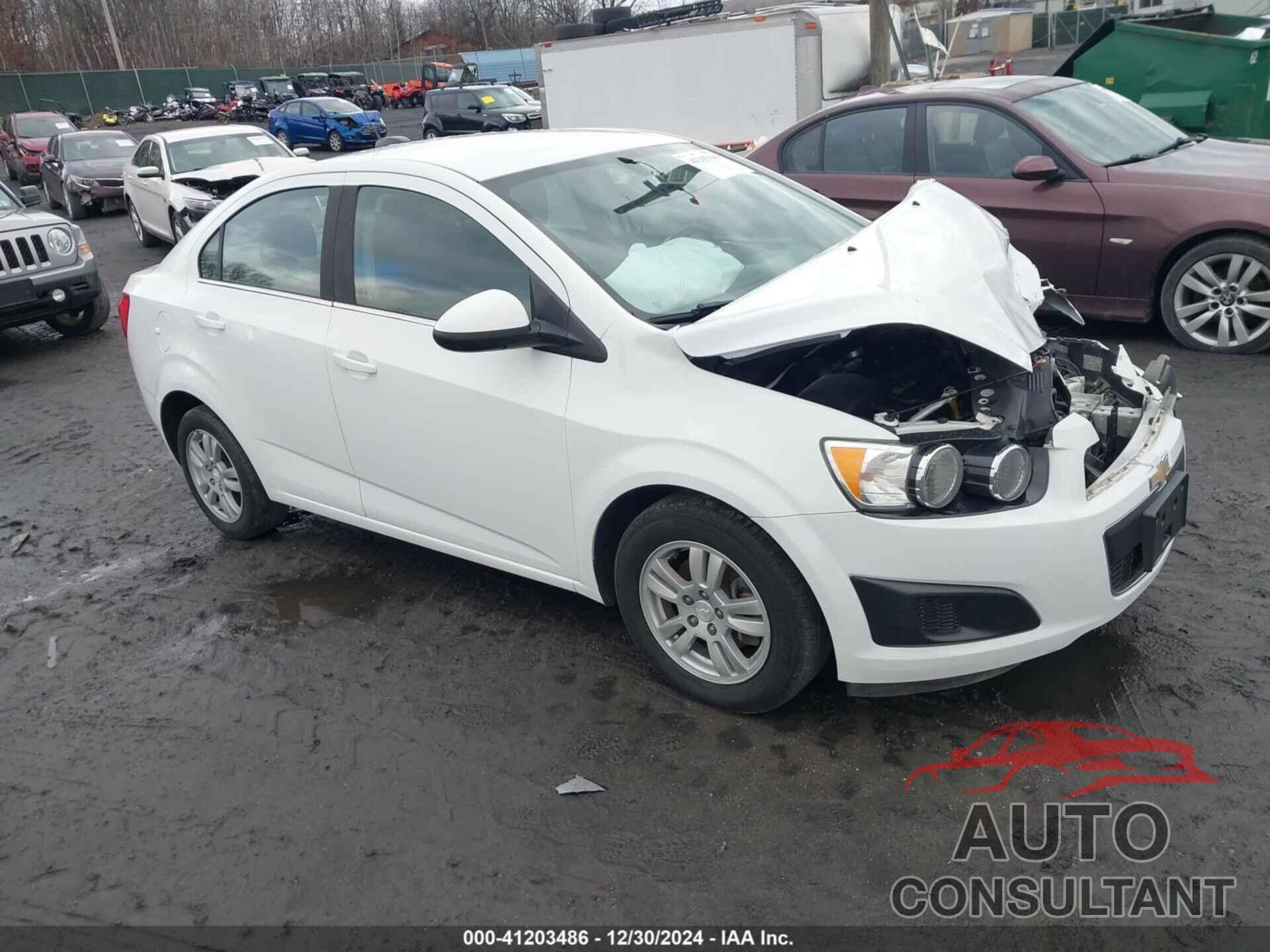 CHEVROLET SONIC 2015 - 1G1JC5SG0F4153684