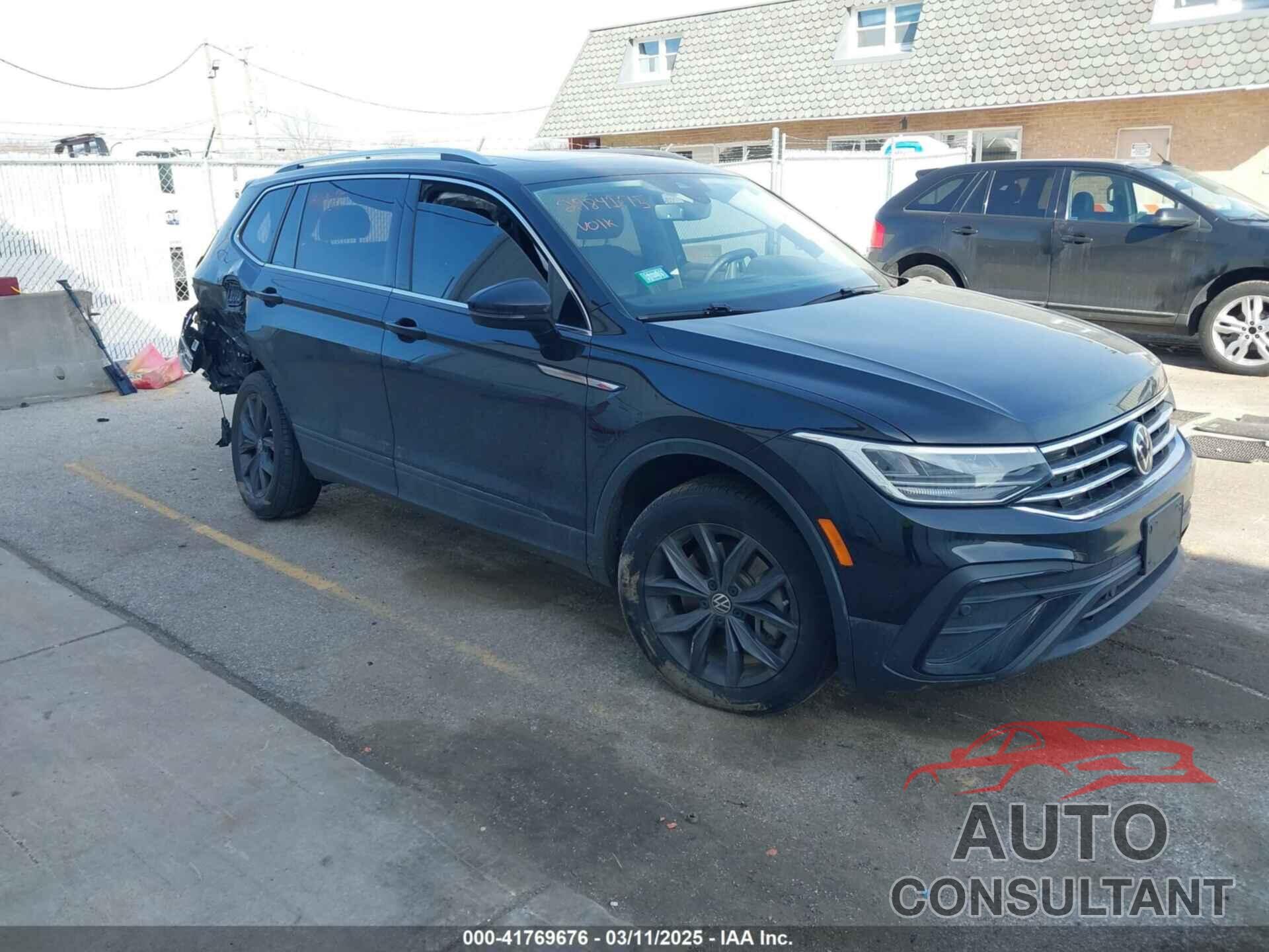 VOLKSWAGEN TIGUAN 2022 - 3VV2B7AX4NM118467