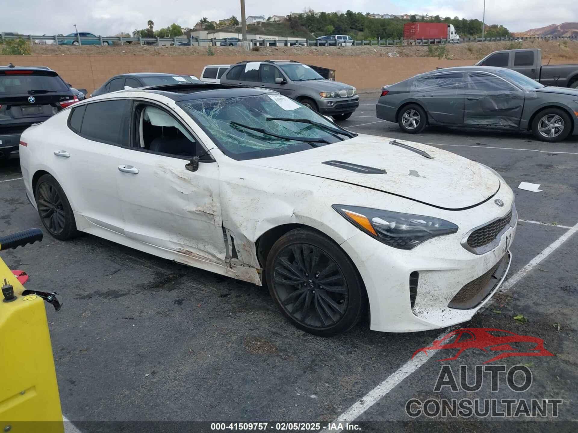 KIA STINGER 2018 - KNAE25LA8J6012328