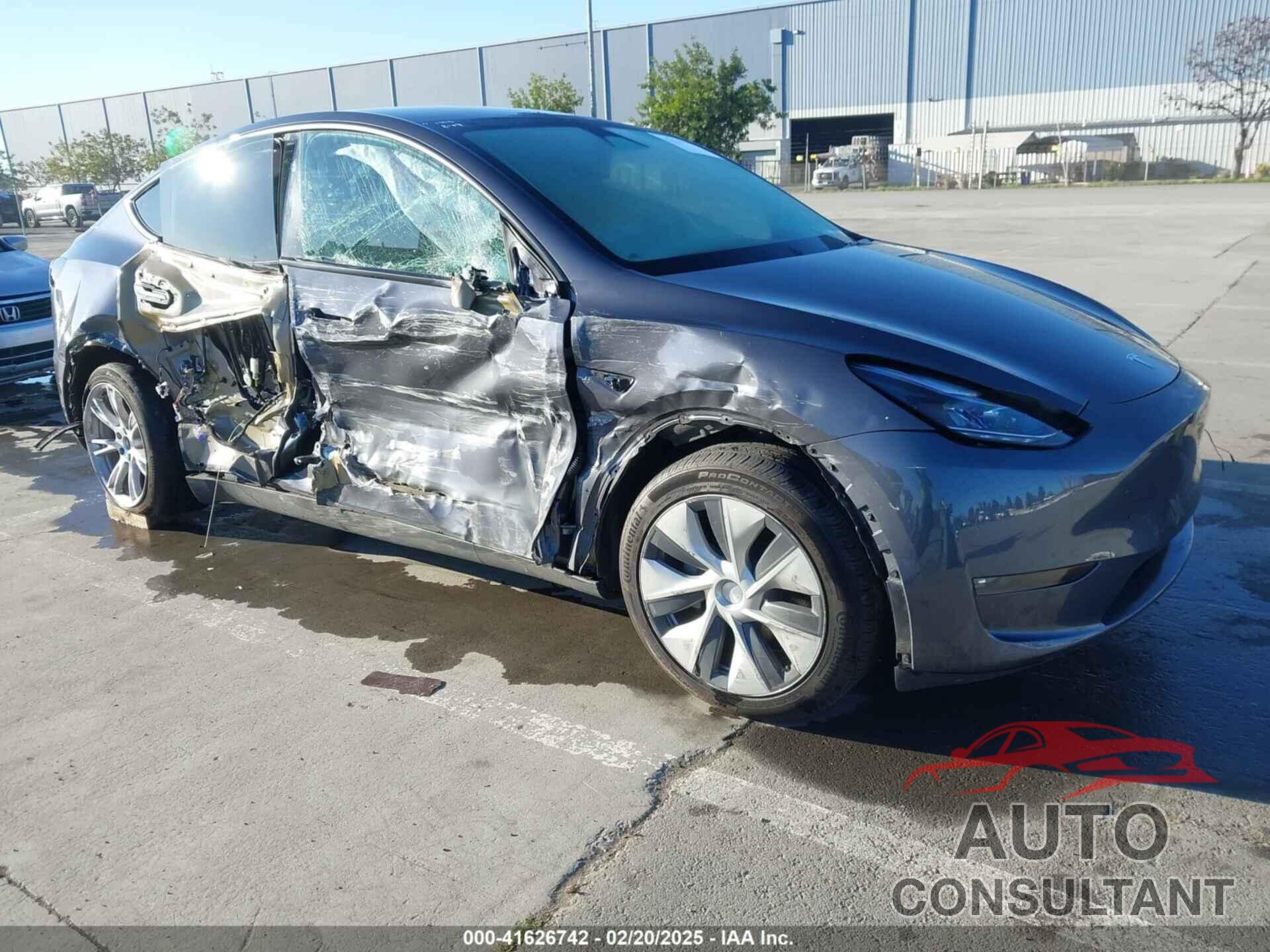 TESLA MODEL Y 2023 - 7SAYGDEE7PF980156