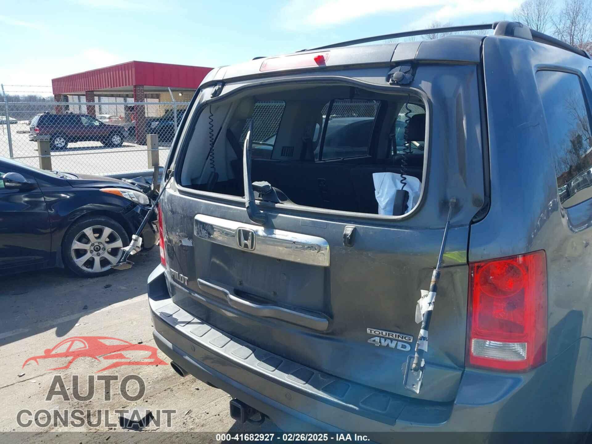 HONDA PILOT 2011 - 5FNYF4H92BB101590