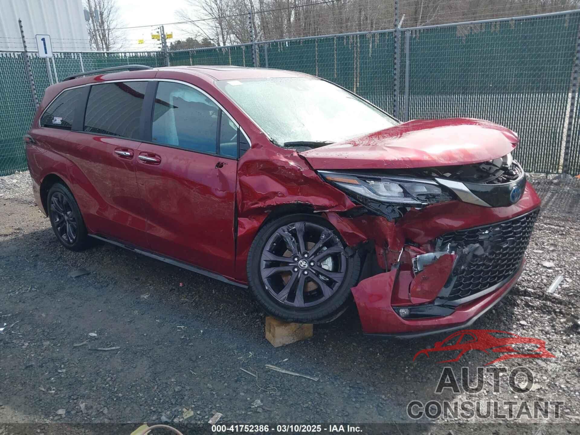 TOYOTA SIENNA 2024 - 5TDDRKEC0RS211165