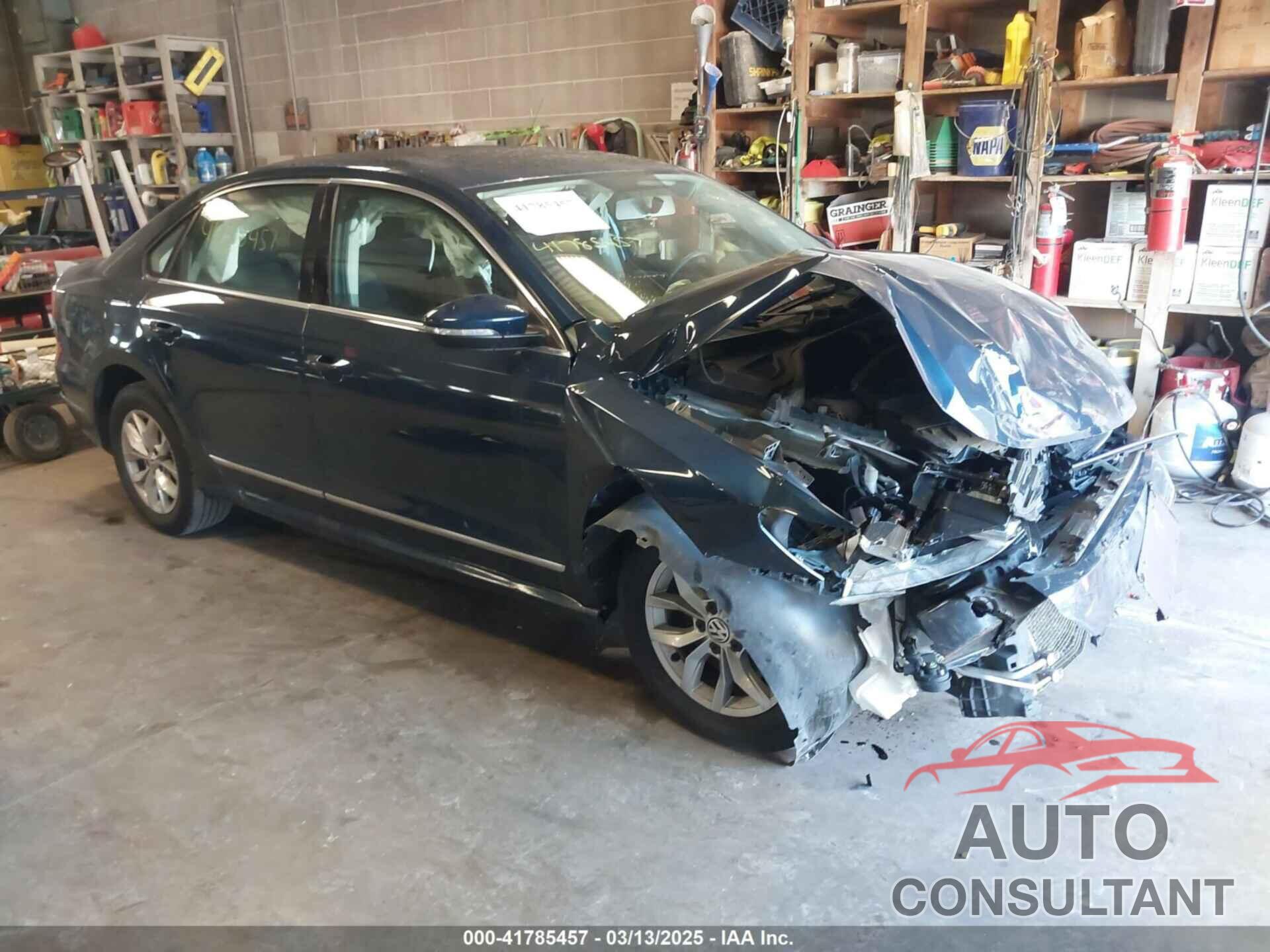 VOLKSWAGEN PASSAT 2018 - 1VWAA7A37JC041225