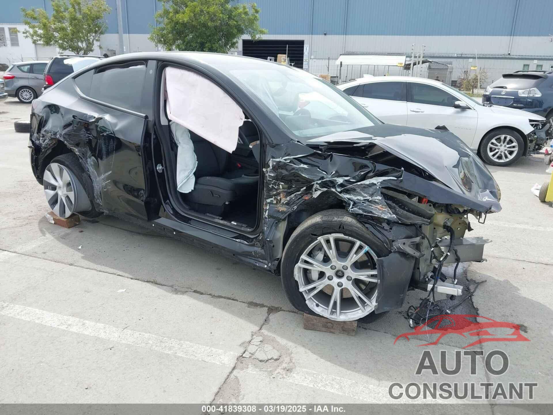 TESLA MODEL Y 2023 - 7SAYGDEE1PF748426