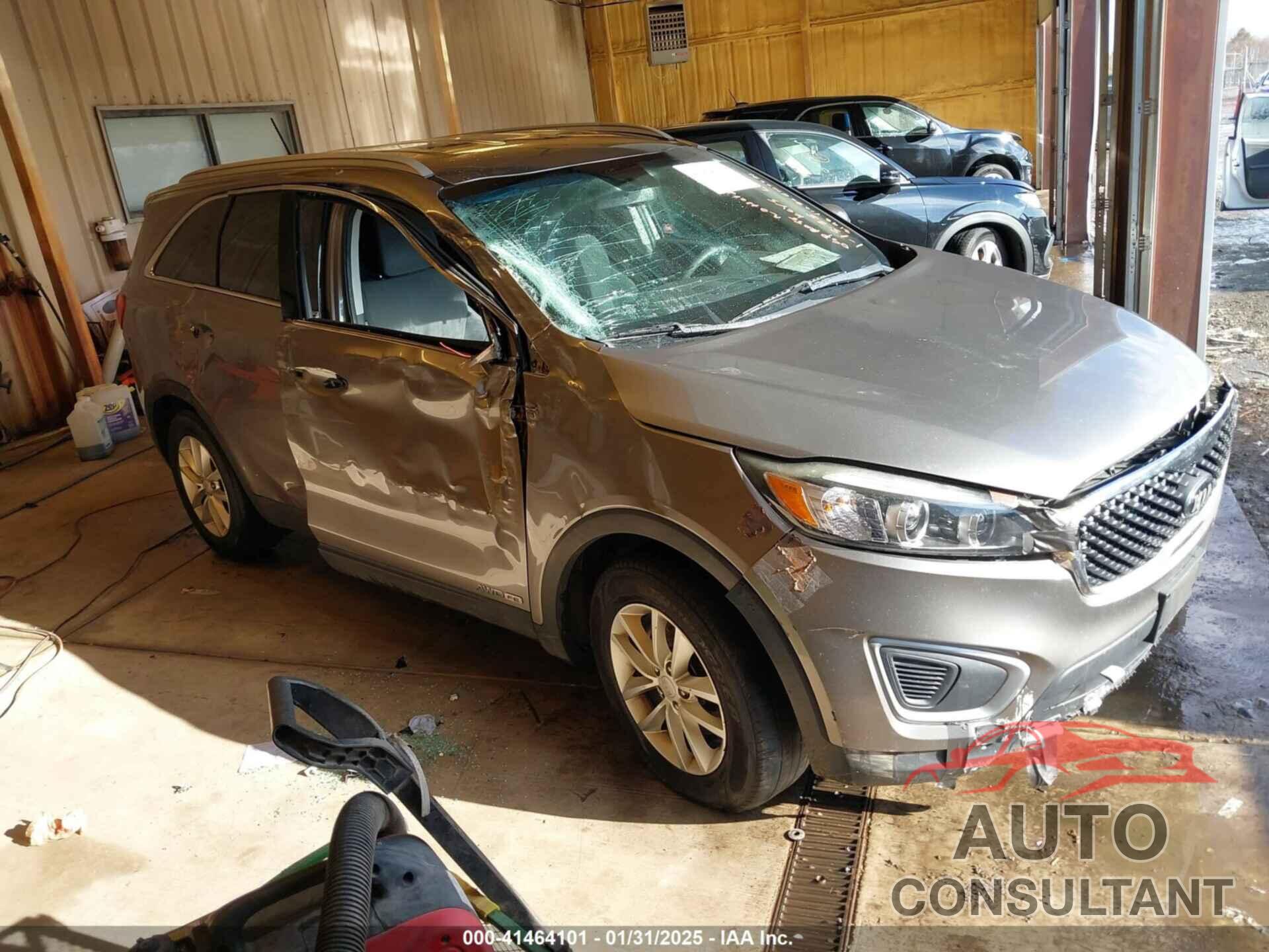 KIA SORENTO 2017 - 5XYPGDA56HG208367