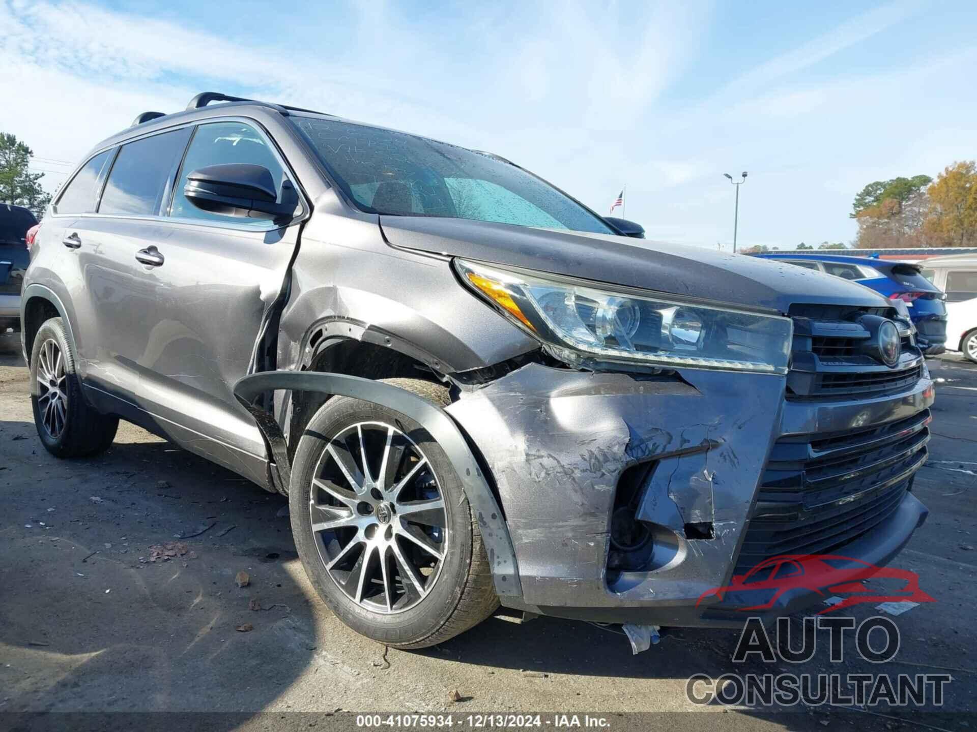 TOYOTA HIGHLANDER 2018 - 5TDKZRFHXJS528577