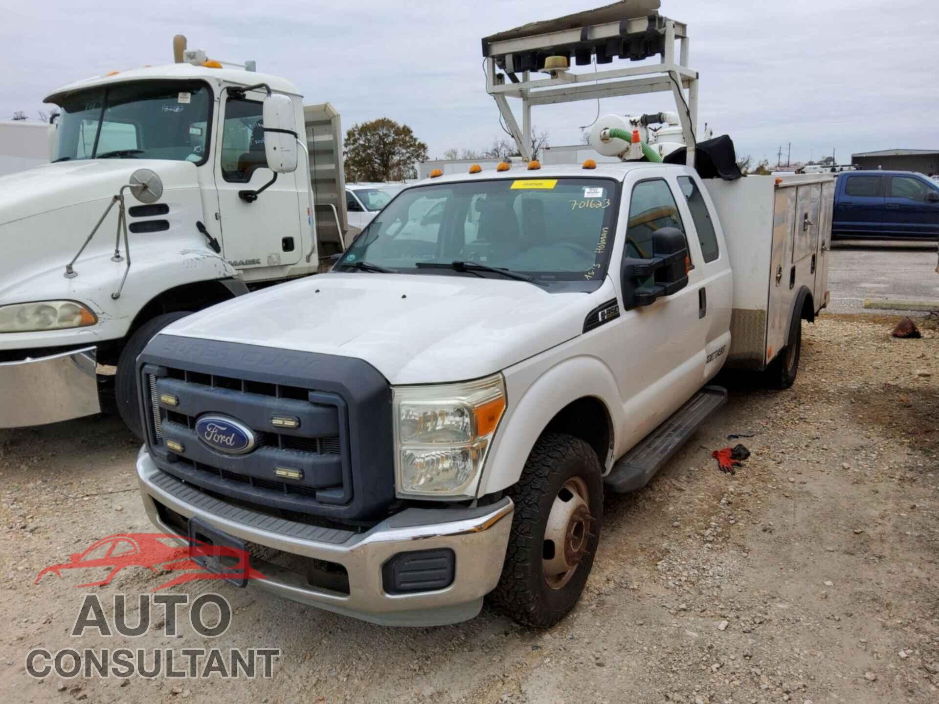 FORD F350 2011 - 1FD8X3GT7BEB40760