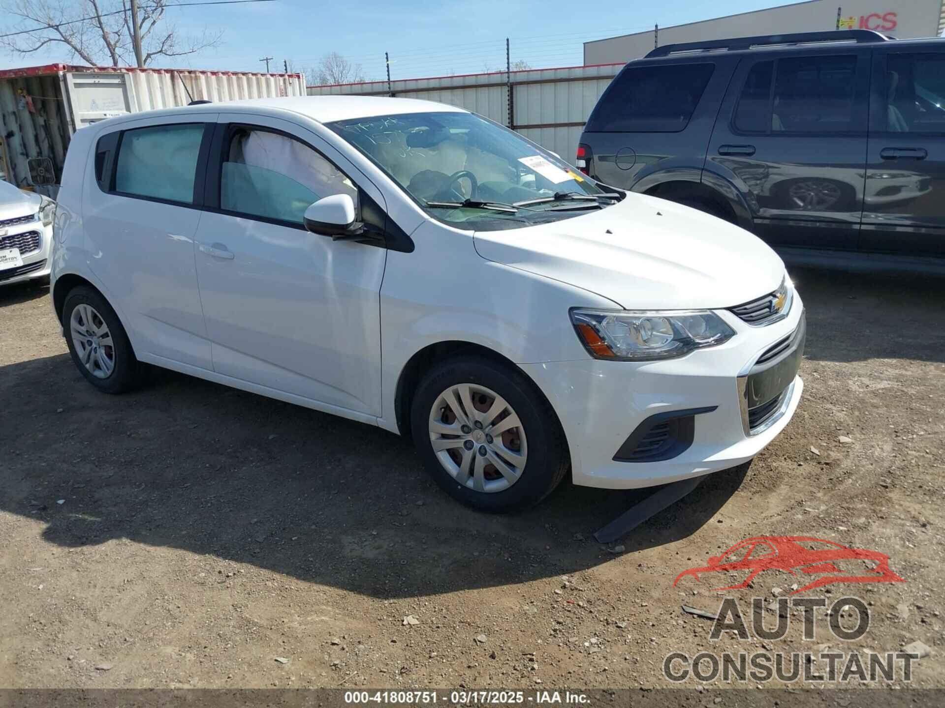 CHEVROLET SONIC 2017 - 1G1JG6SH9H4170876