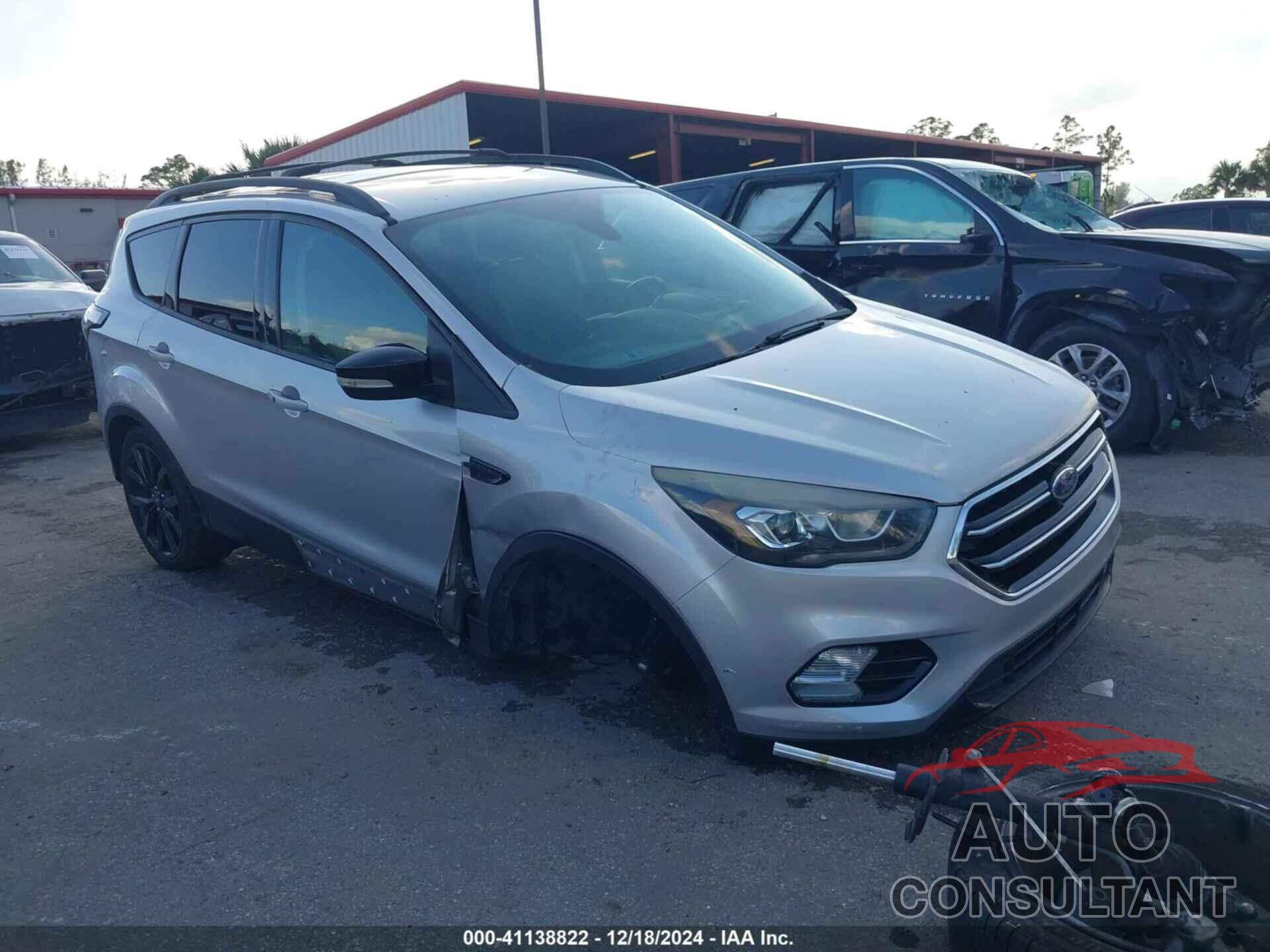 FORD ESCAPE 2017 - 1FMCU0JD6HUC19077