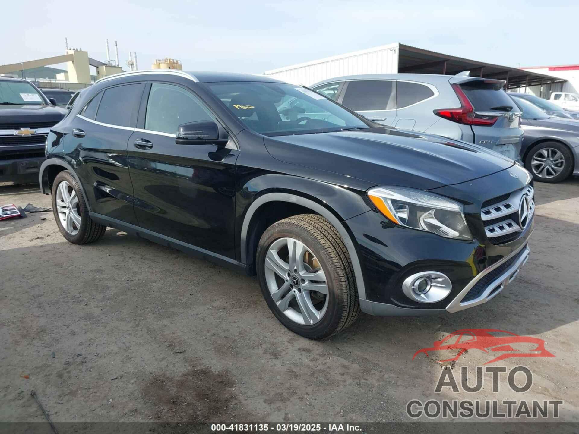 MERCEDES-BENZ GLA 250 2019 - WDCTG4GB5KJ552169