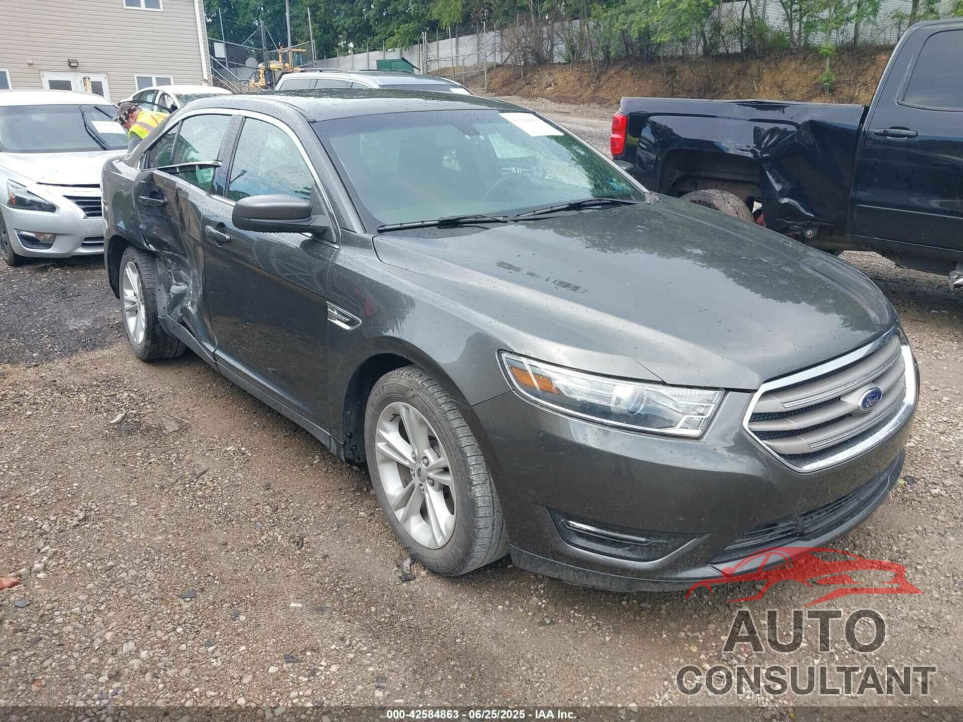 FORD TAURUS 2018 - 1FAHP2E81JG116976