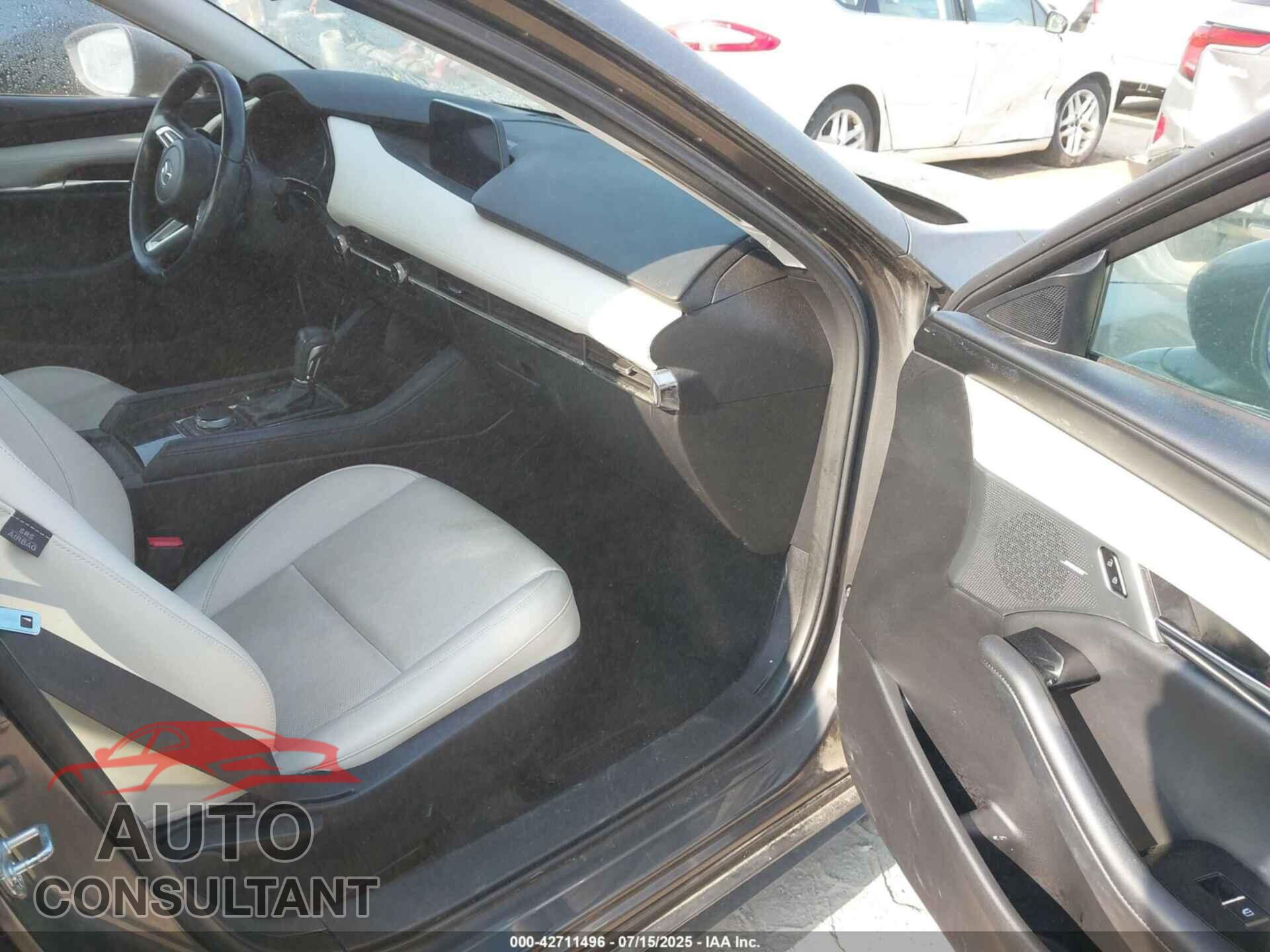 MAZDA MAZDA3 2019 - JM1BPBEM6K1133340