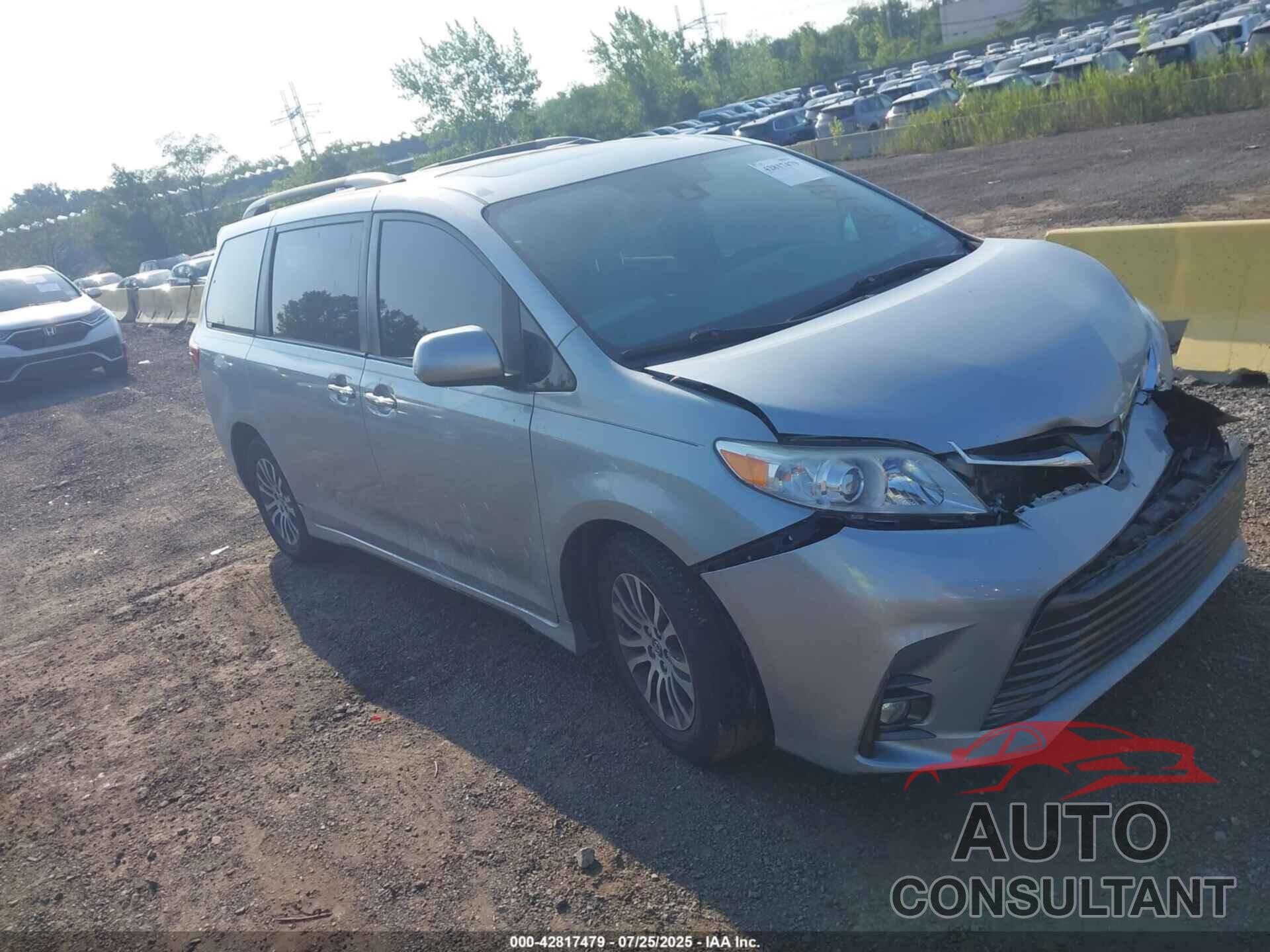 TOYOTA SIENNA 2019 - 5TDYZ3DC8KS003467