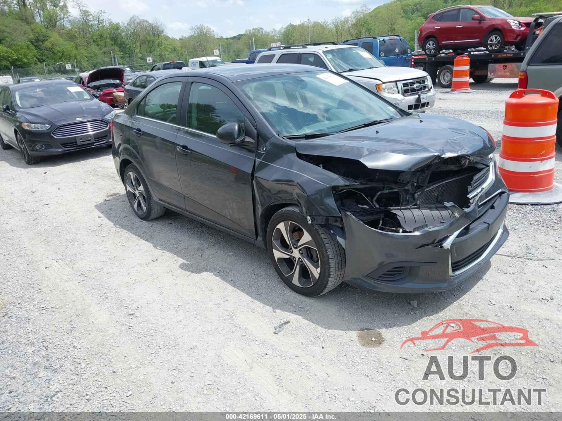 CHEVROLET SONIC 2019 - 1G1JF5SBXK4124196