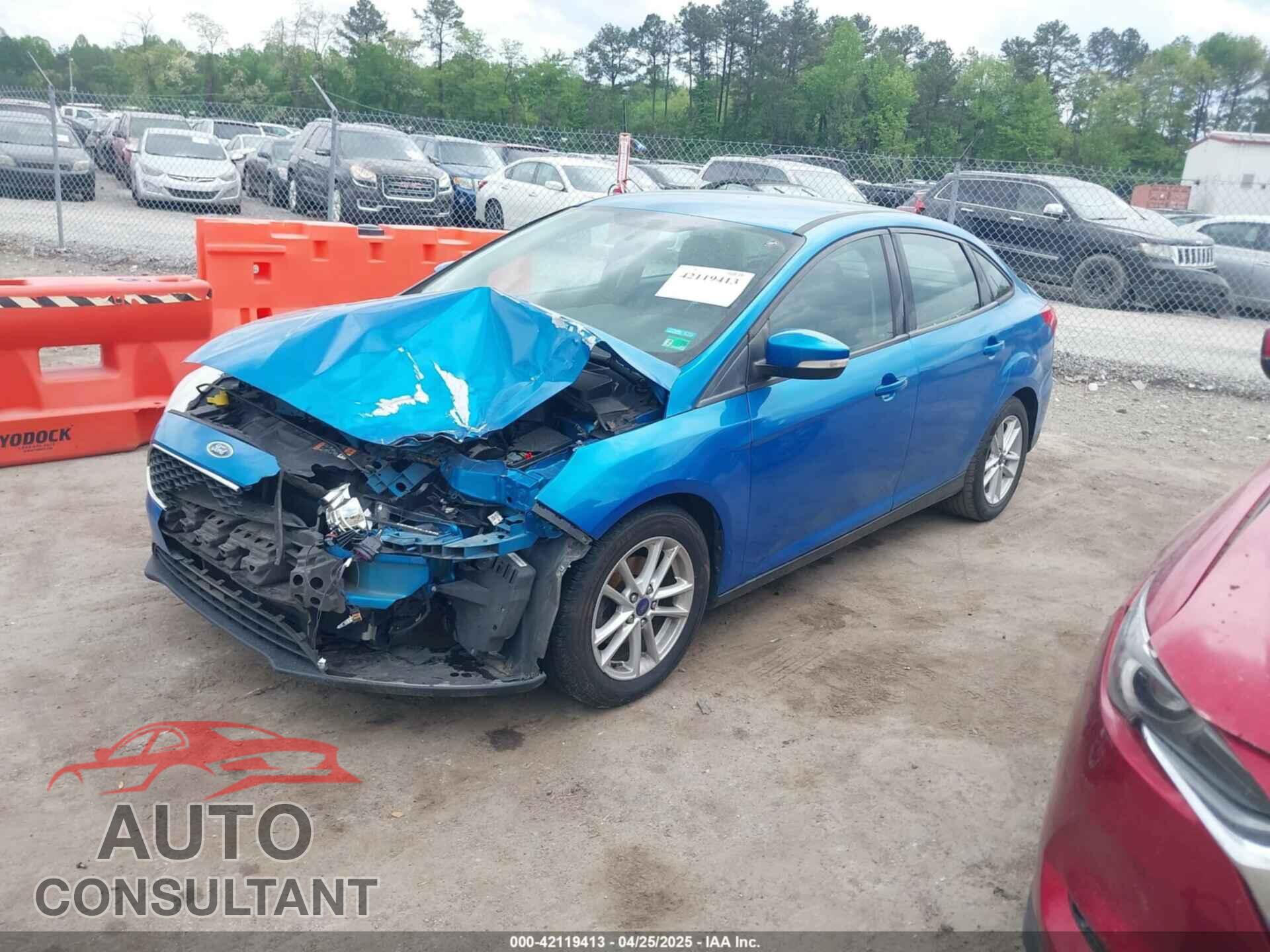 FORD FOCUS 2017 - 1FADP3F28HL202625